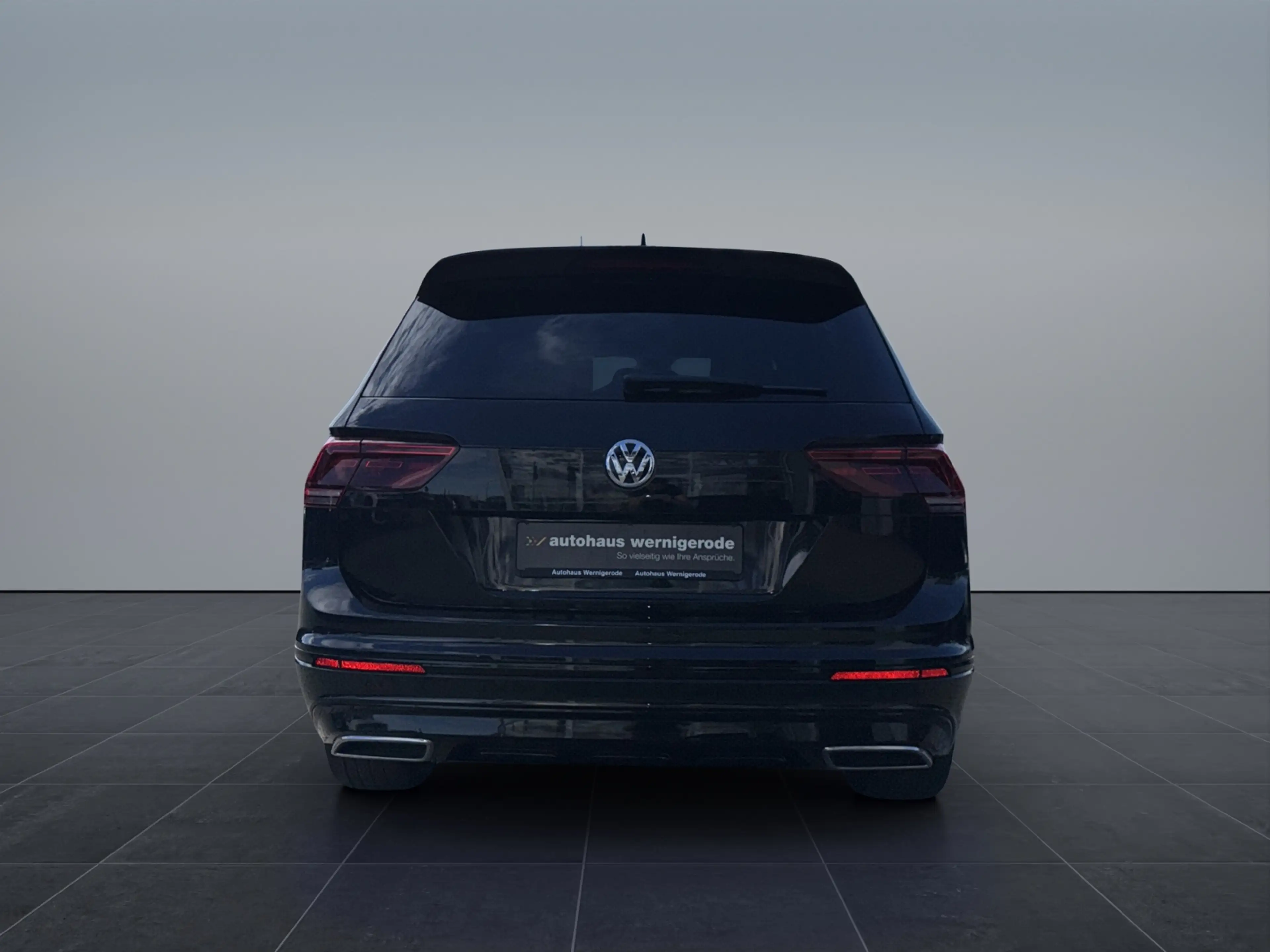 Volkswagen Tiguan Allspace HL R-Line 2.0TSI 4M *AHK*DCC*LED* — photo 6
