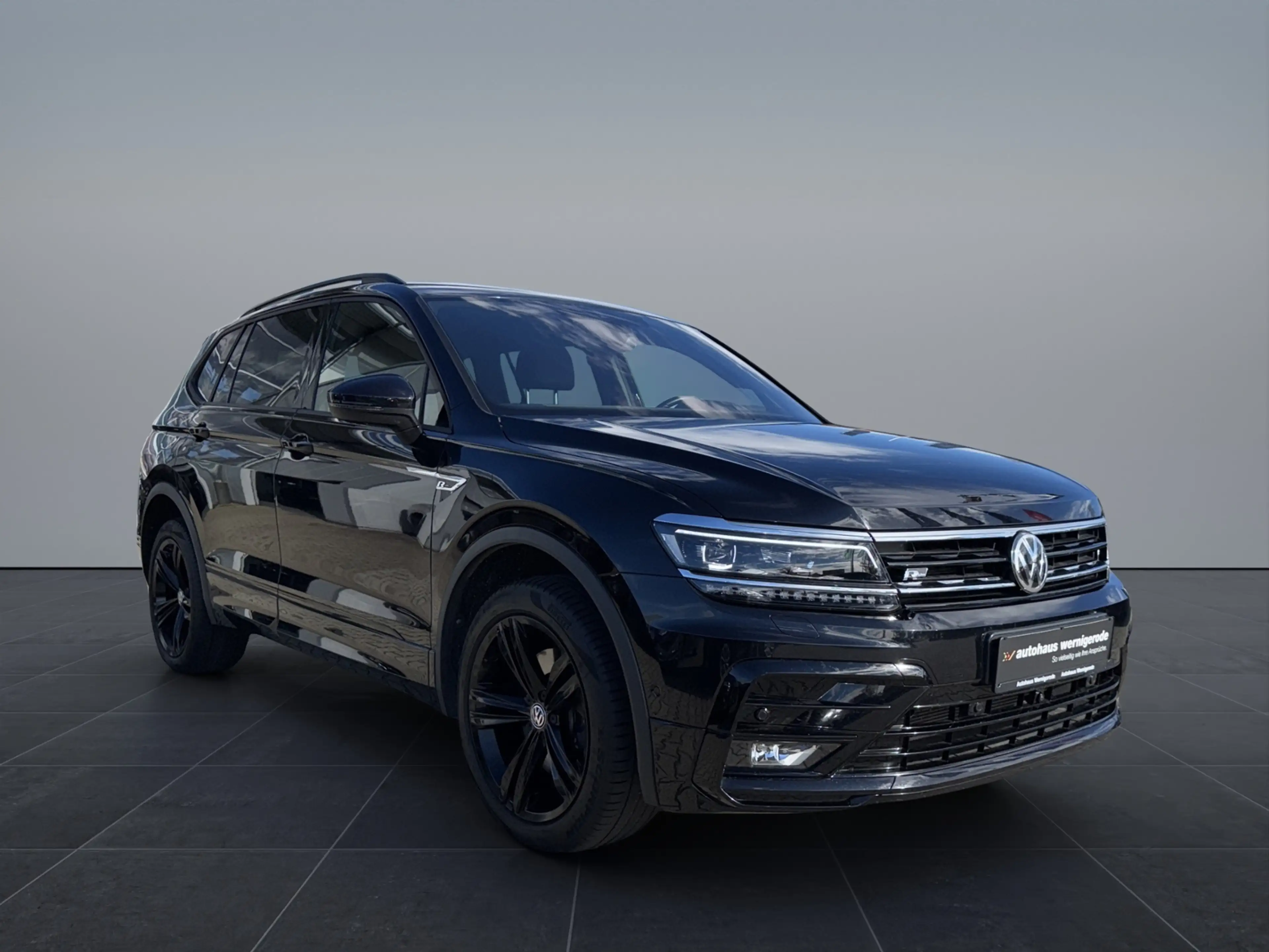 Volkswagen Tiguan Allspace HL R-Line 2.0TSI 4M *AHK*DCC*LED* — photo 9