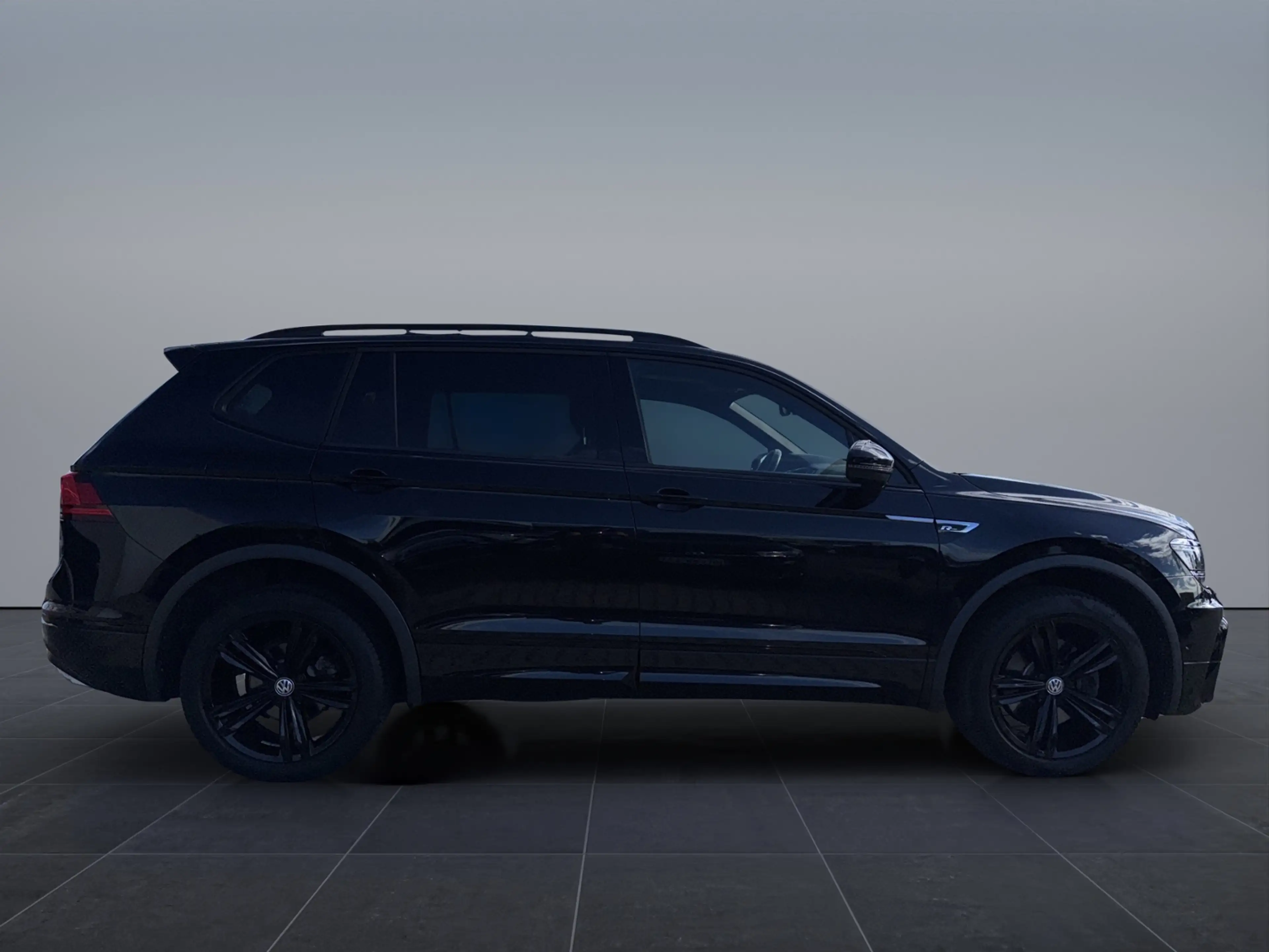 Volkswagen Tiguan Allspace HL R-Line 2.0TSI 4M *AHK*DCC*LED* — photo 8