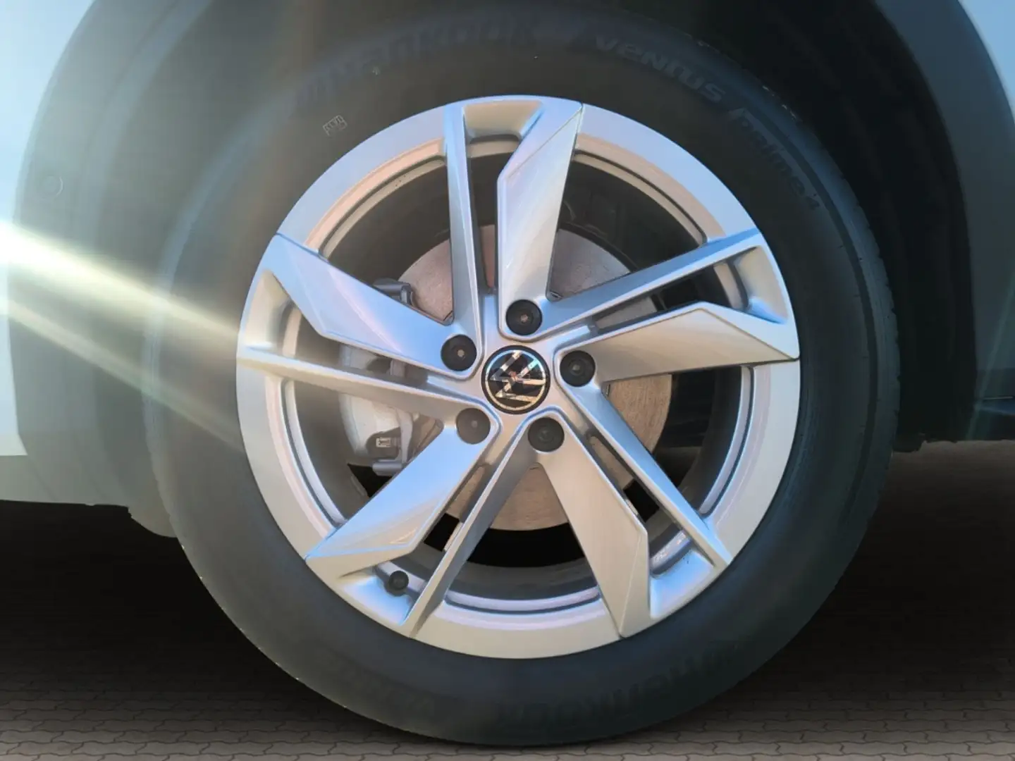 Volkswagen T-Roc Life 1.5 eTSI DSG Rückfahrkamera Wit - 2