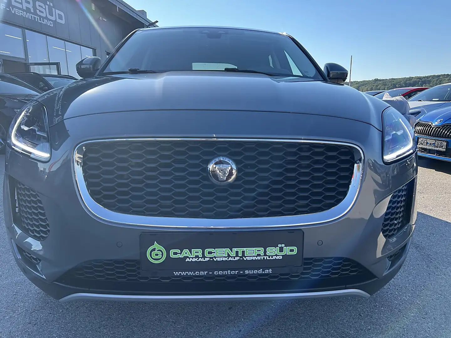 Jaguar E-Pace AWD SE Aut. D150 Grau - 2