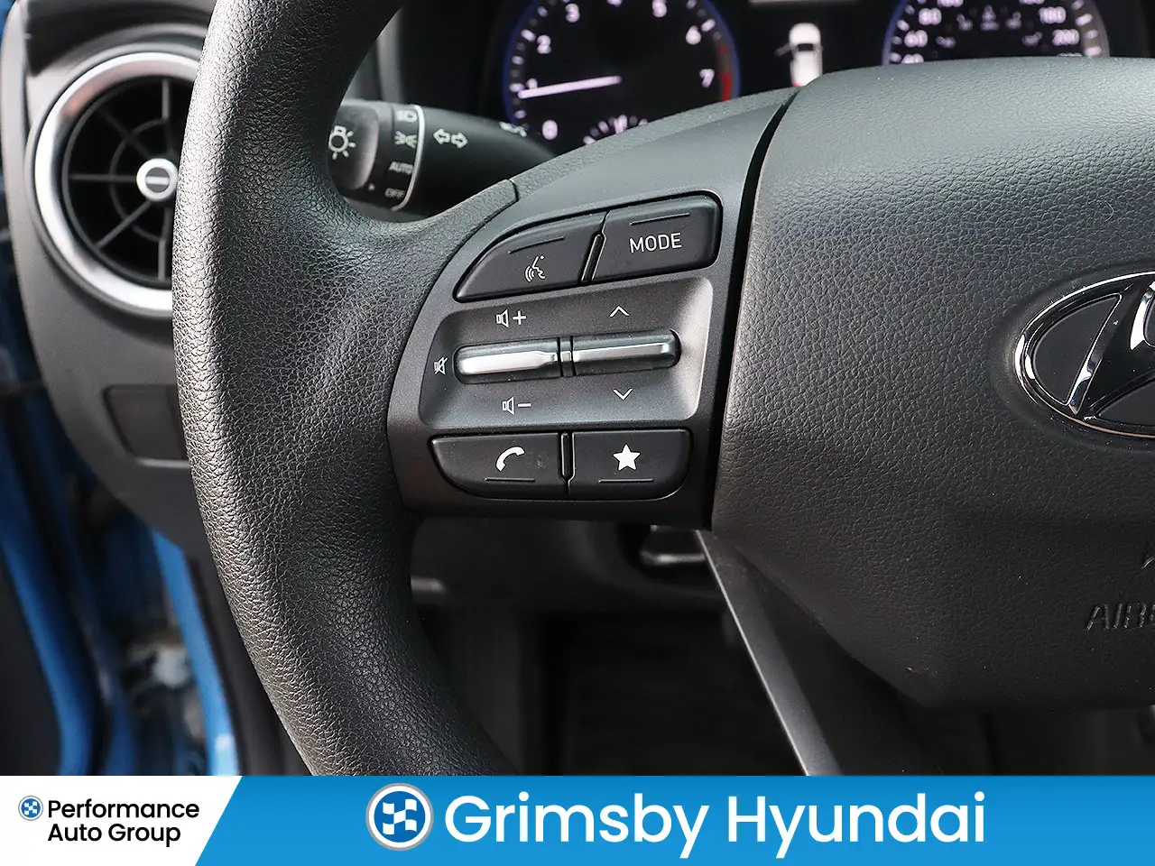 Hyundai KONA снимка Hyundai KONA