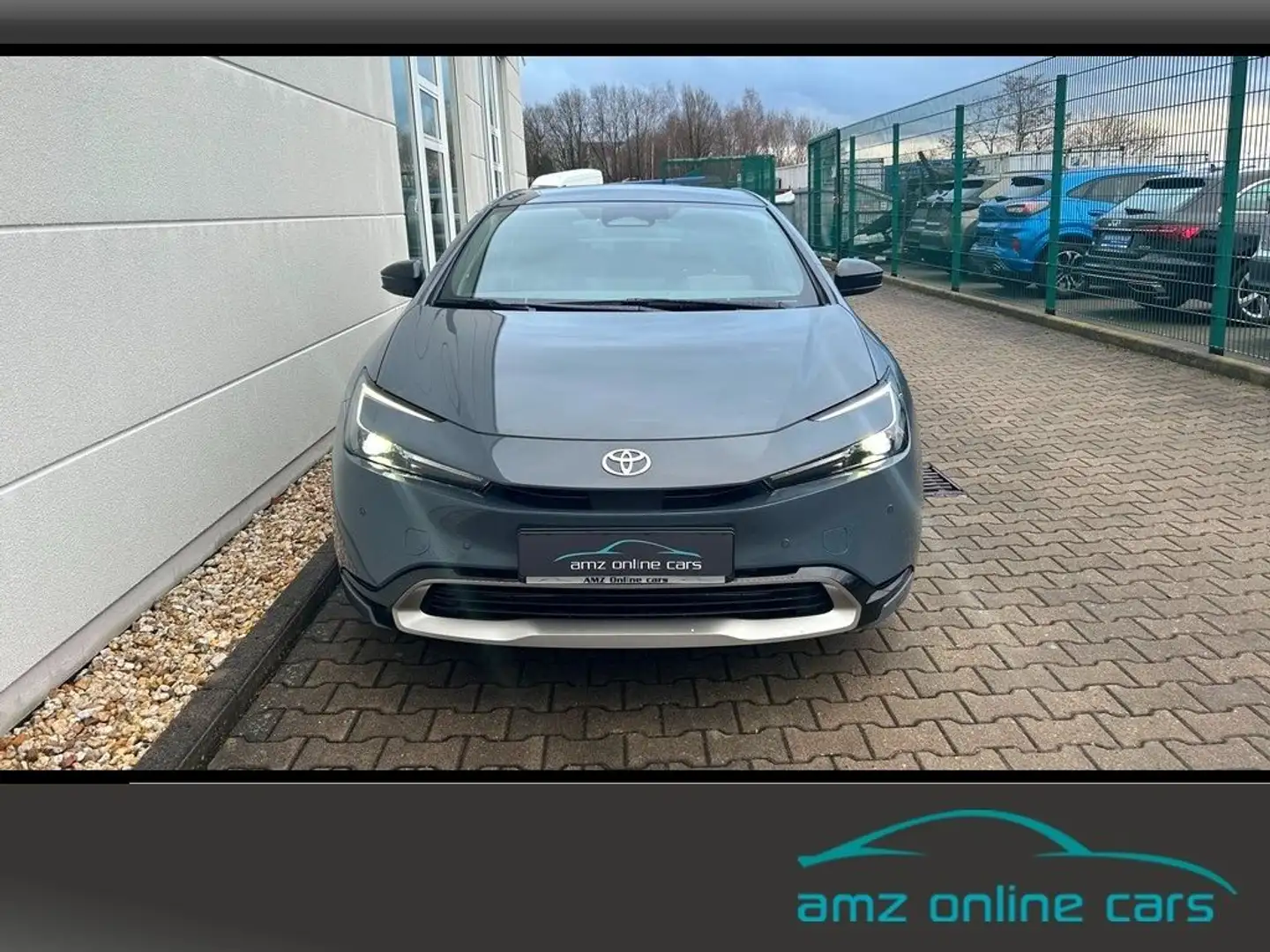 Toyota Prius 2.0 Plug in Executive Panoramadach a.Lager siva - 2