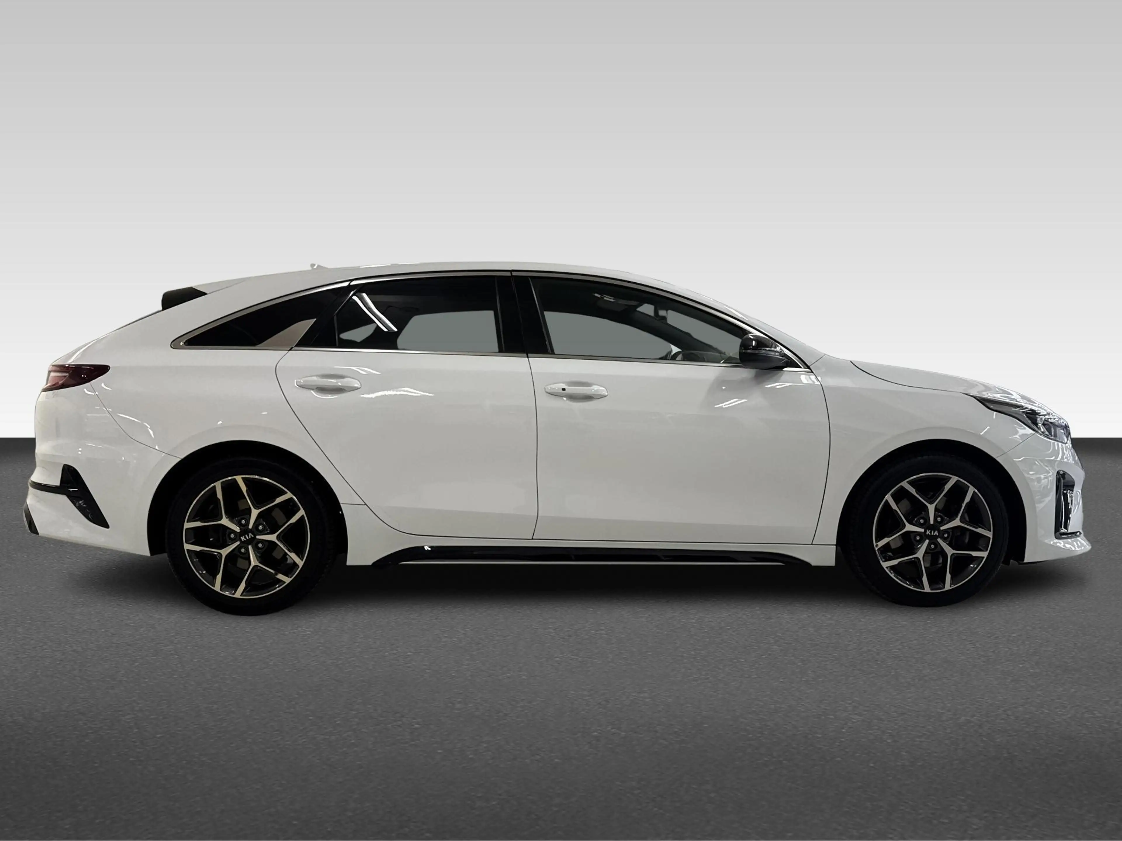 Kia ProCeed / pro_cee'd 1.0 T-GDI GT-Line | Achteruitrijcamera | Apple Car — photo 9