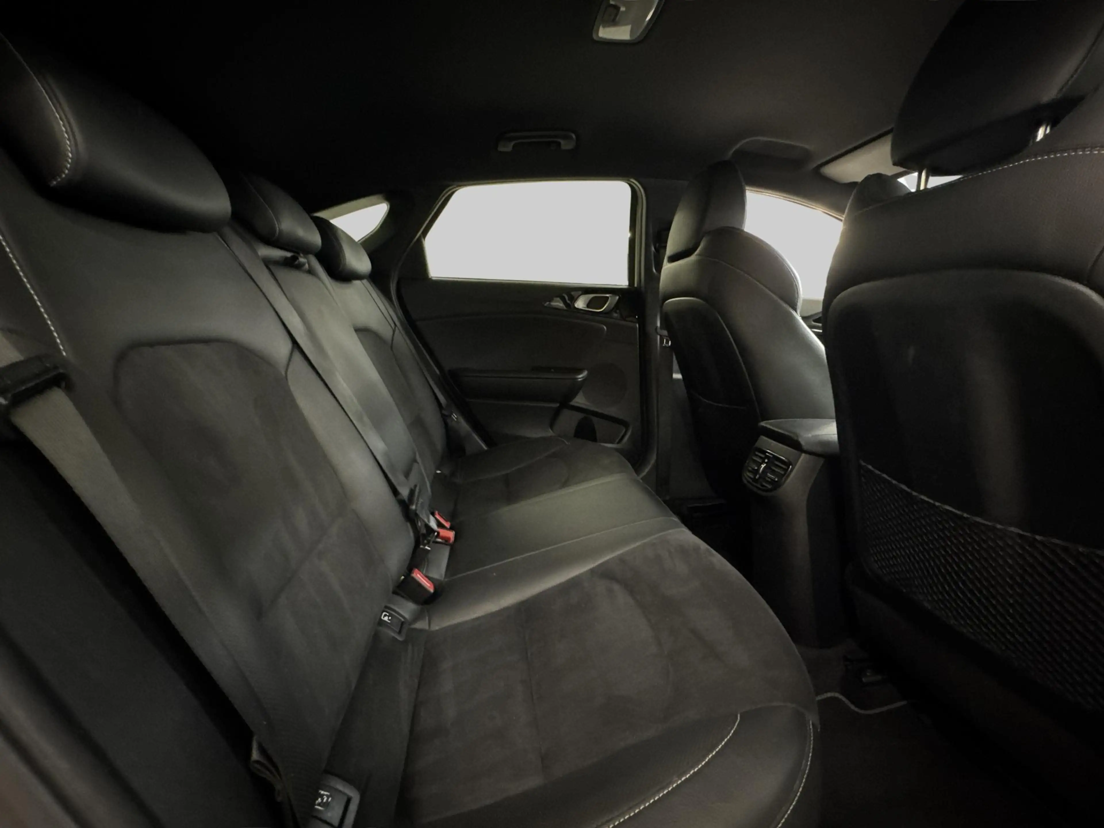 Kia ProCeed / pro_cee'd 1.0 T-GDI GT-Line | Achteruitrijcamera | Apple Car — photo 14