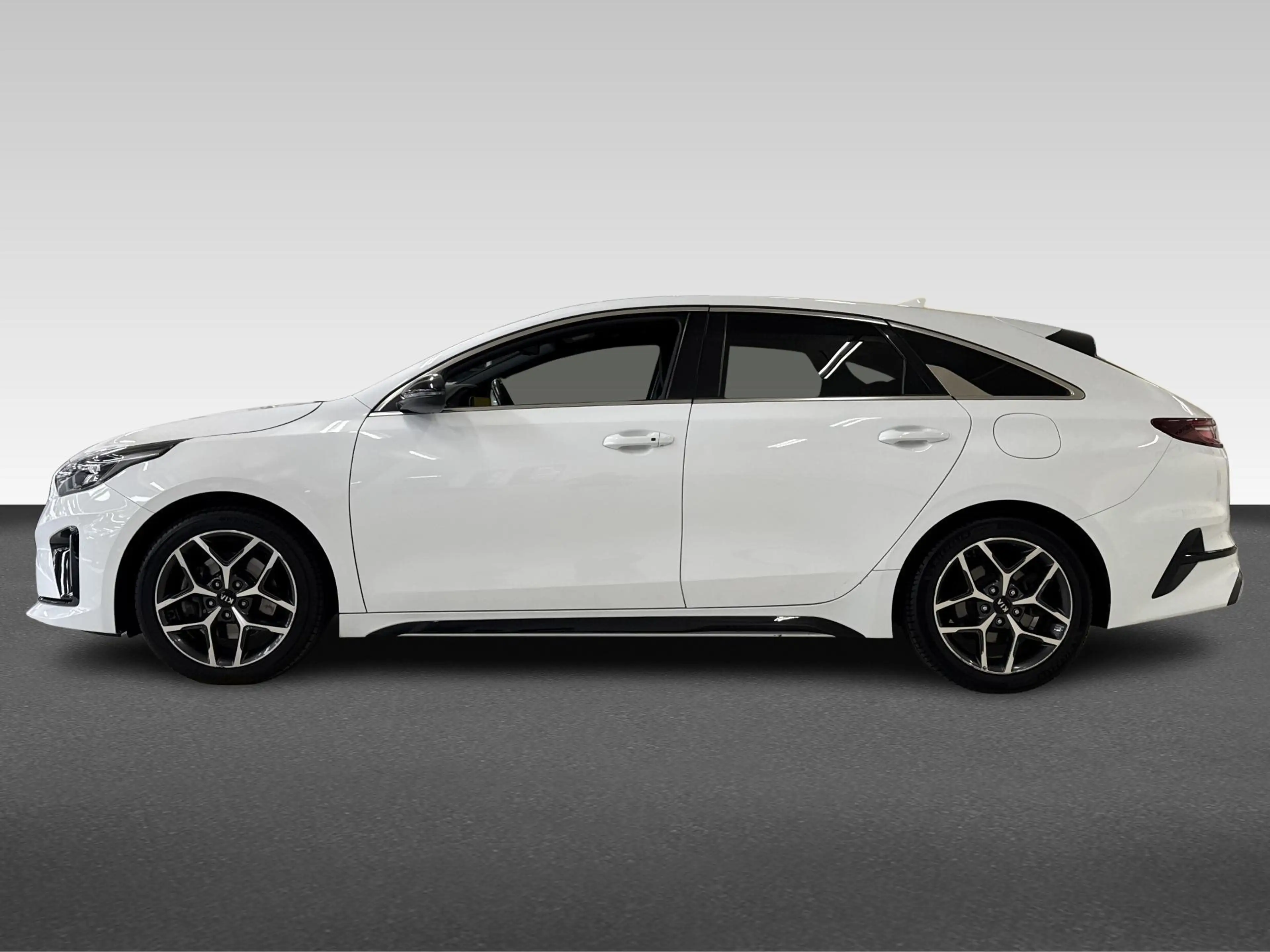Kia ProCeed / pro_cee'd 1.0 T-GDI GT-Line | Achteruitrijcamera | Apple Car — photo 2