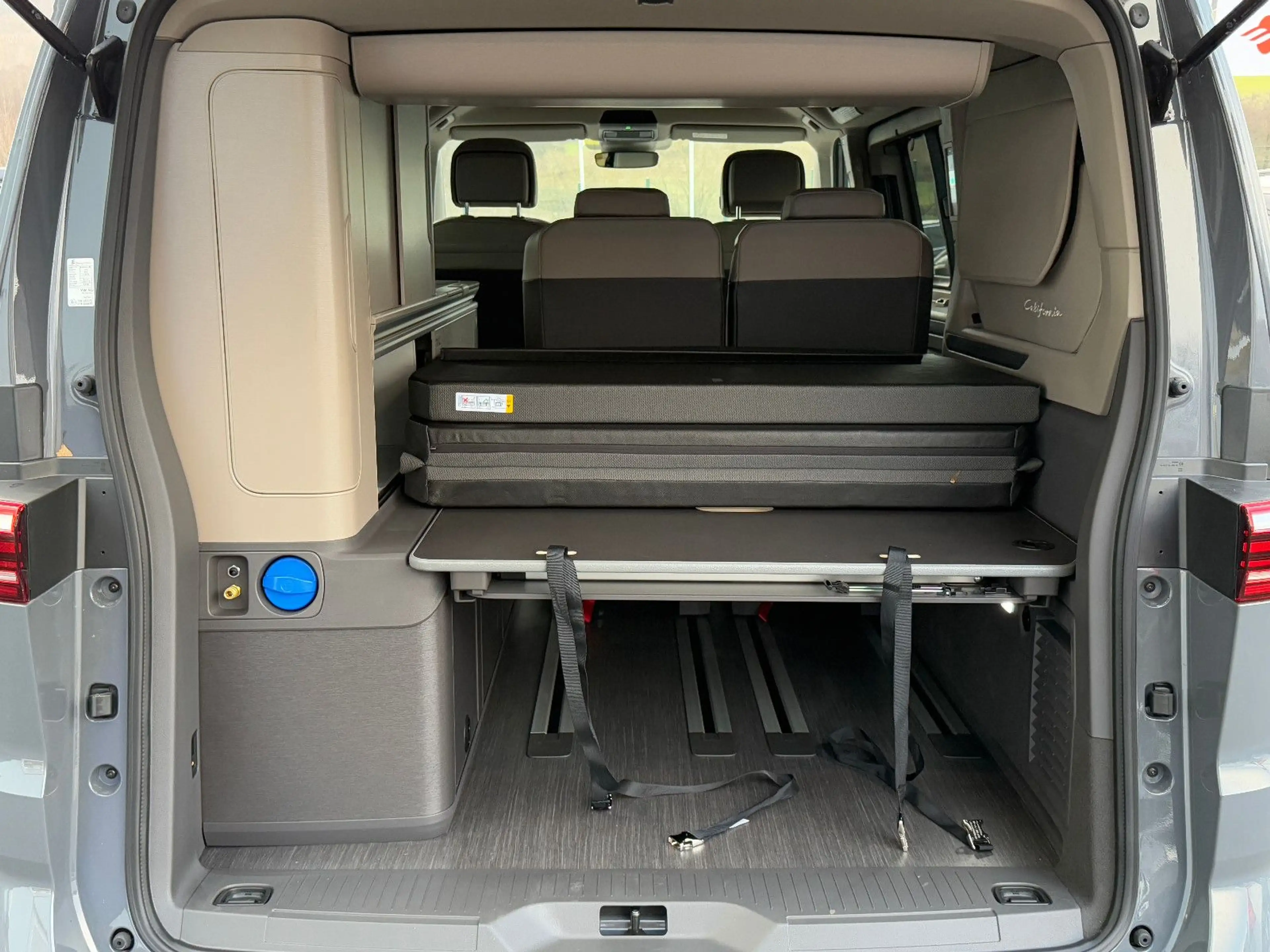 Volkswagen T7 California Ocean TDI DSG ACC AHK DCC HUD Kam — photo 11