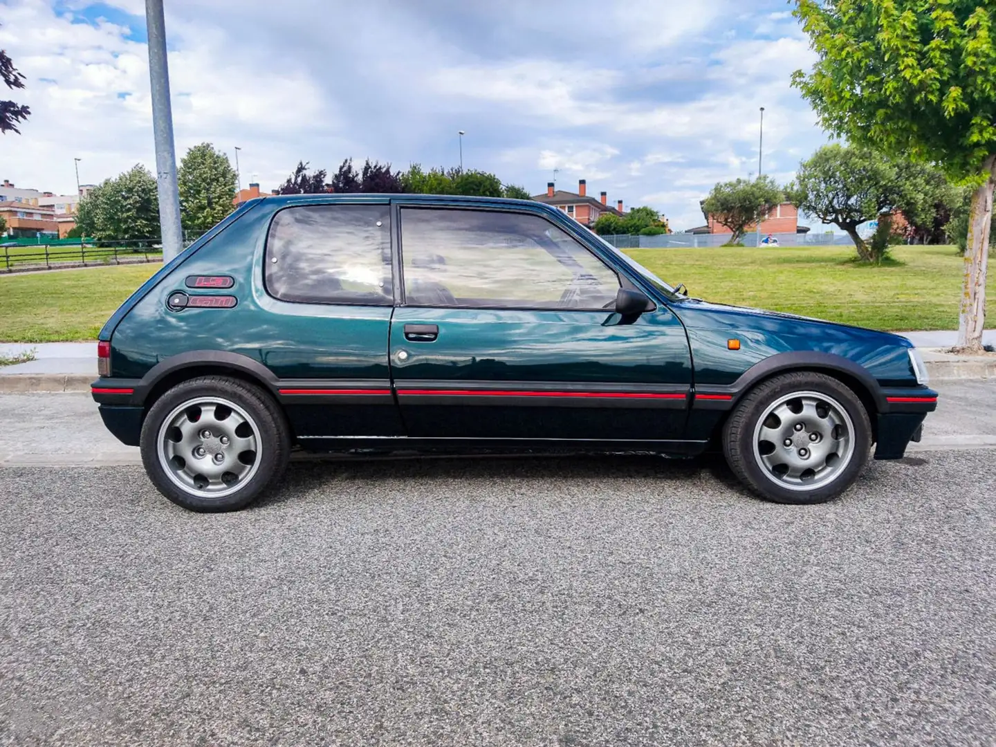 Peugeot 205 205 GTI Grün - 2