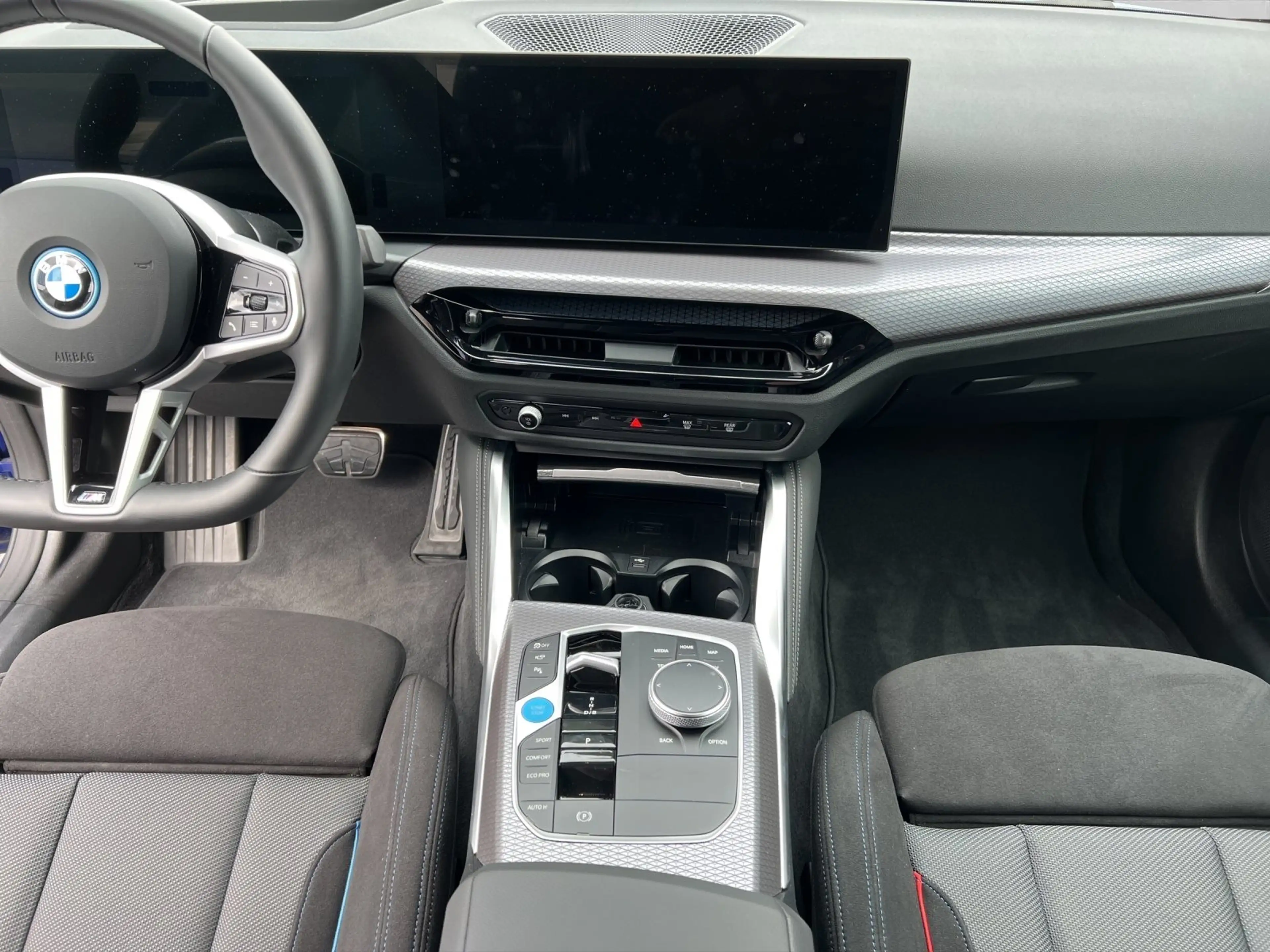 BMW i4 xDrive40 Gran Coupé M Sportpaket HiFi Komfortzugan — photo 11