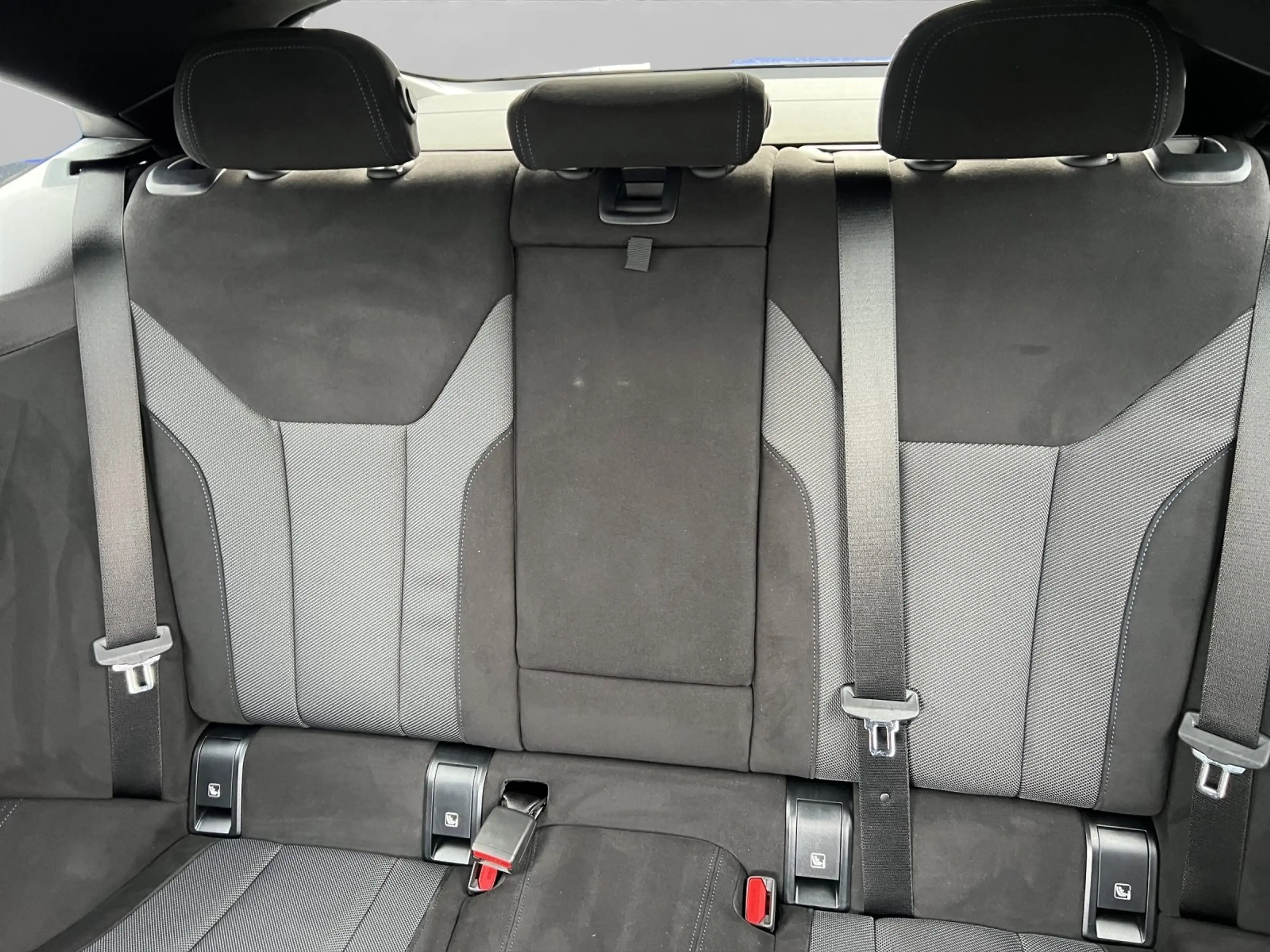 BMW i4 xDrive40 Gran Coupé M Sportpaket HiFi Komfortzugan — photo 8