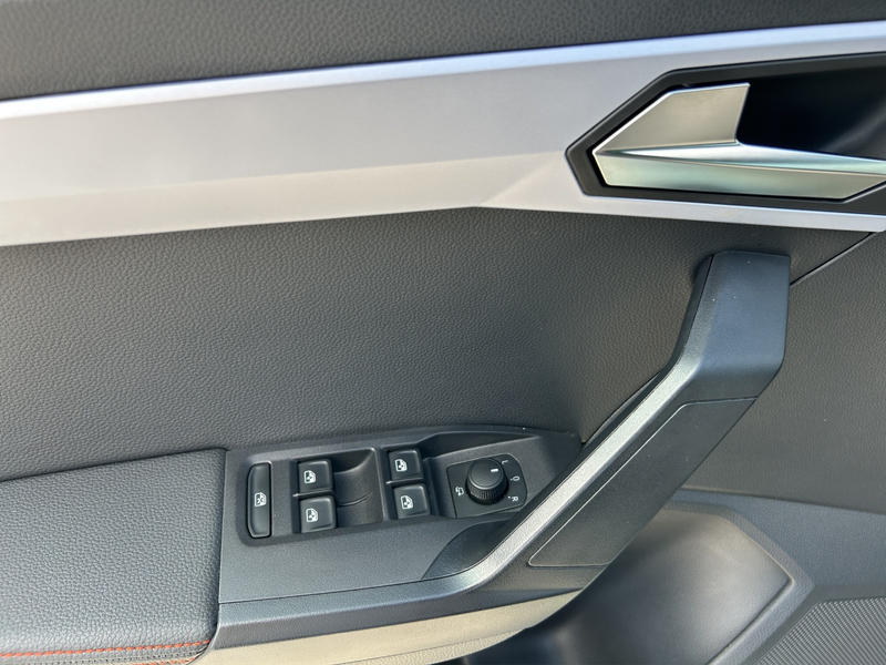 SEAT Ibiza FR LED NAVI 18LM — photo 11