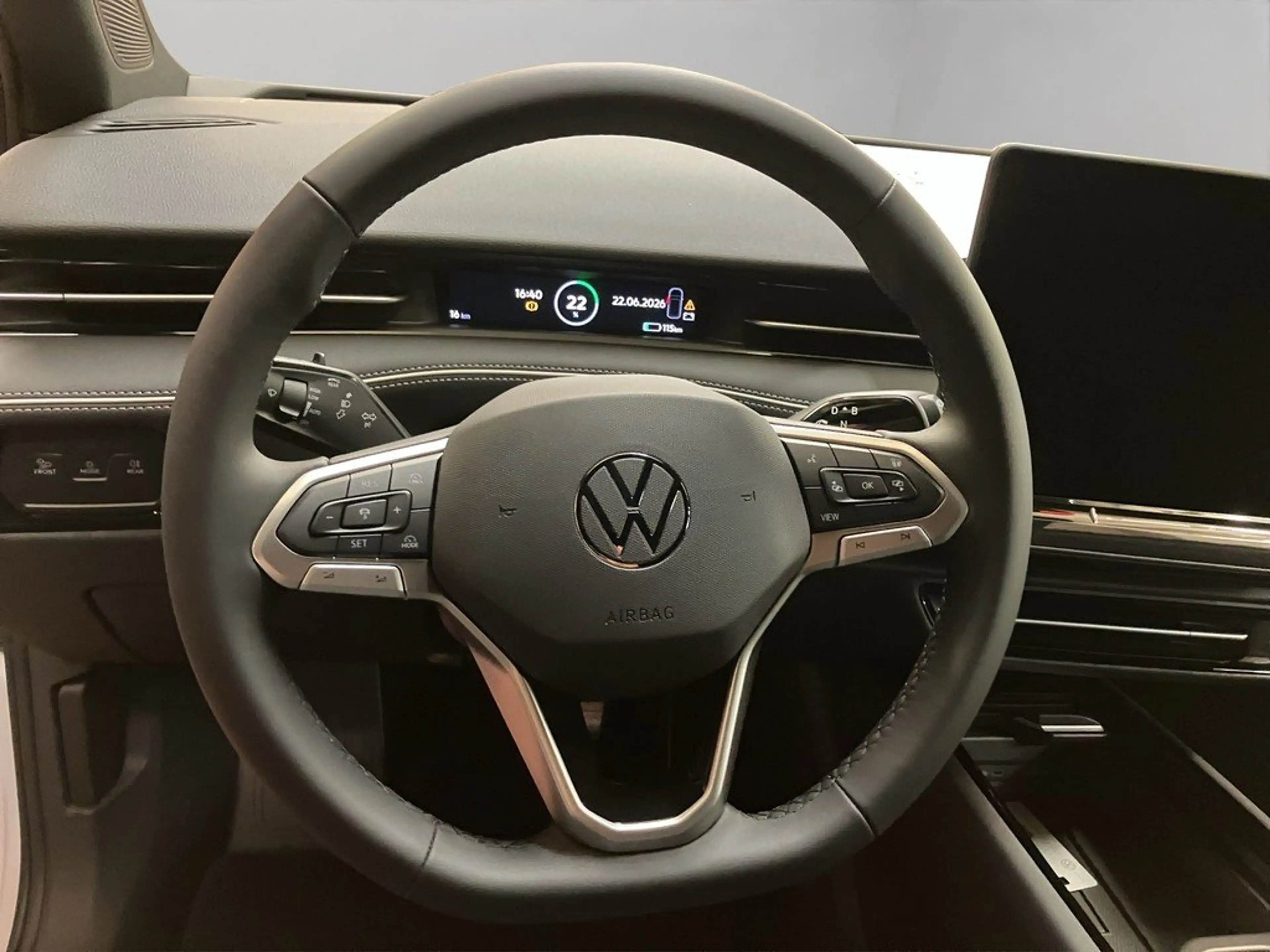 Volkswagen ID.7 Tourer Pro 210 kW Matrix ACC 360° AHK Navi — photo 10