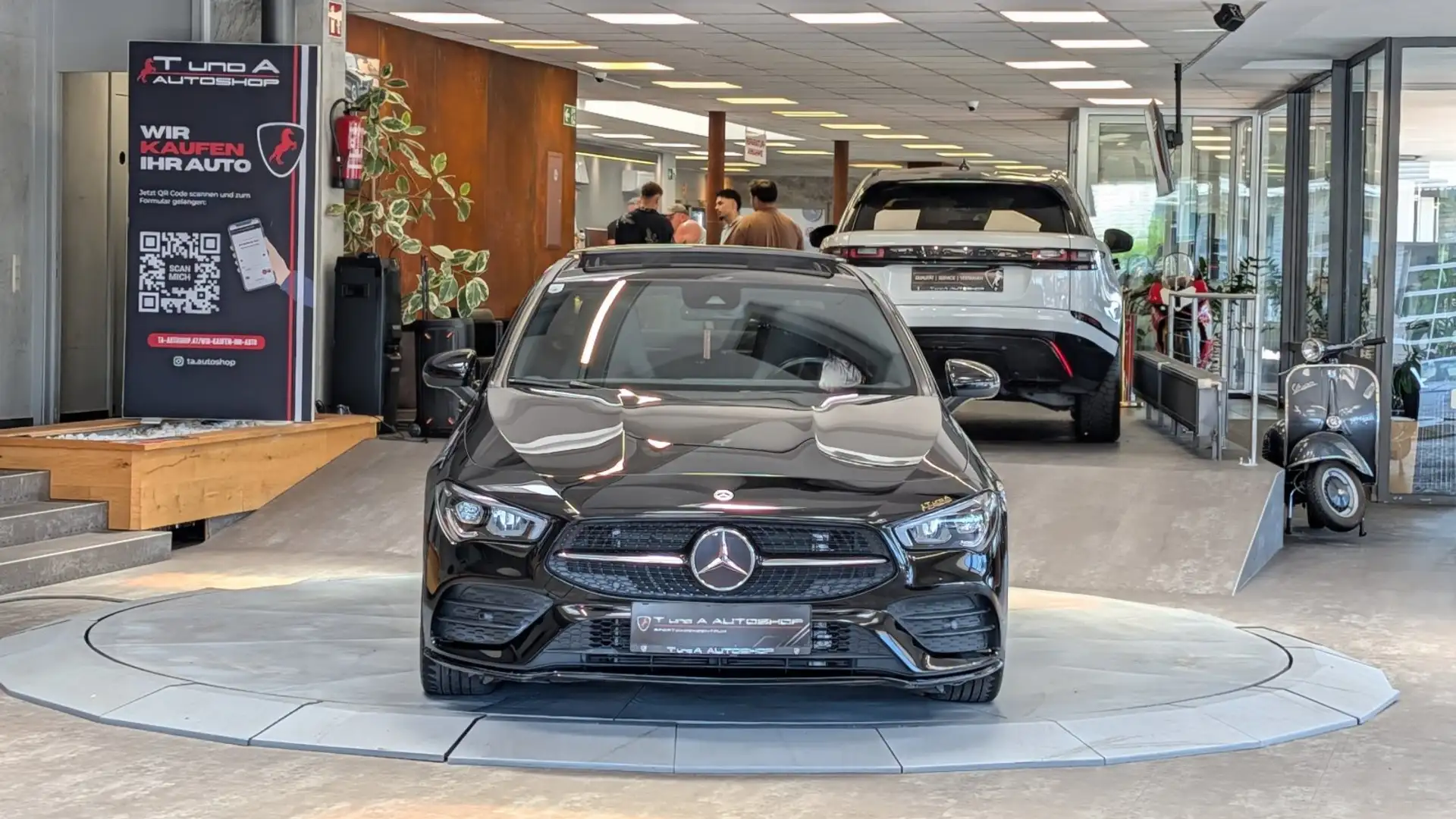 Mercedes-Benz CLA 200 d AMG-Paket Aut. *Pano*Navi*Ambiente*18Zoll* Schwarz - 2