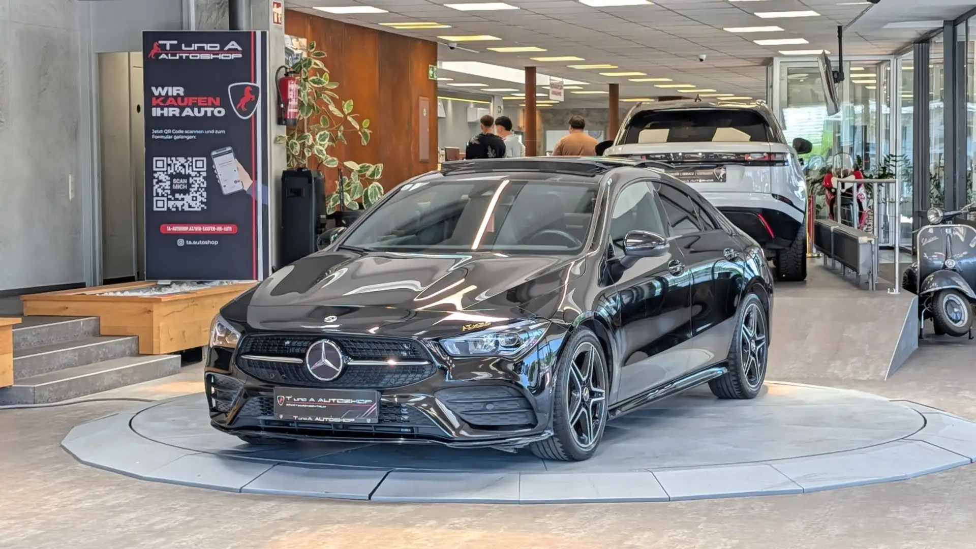 Mercedes-Benz CLA 200 d AMG-Paket Aut. *Pano*Navi*Ambiente*18Zoll* Schwarz - 1