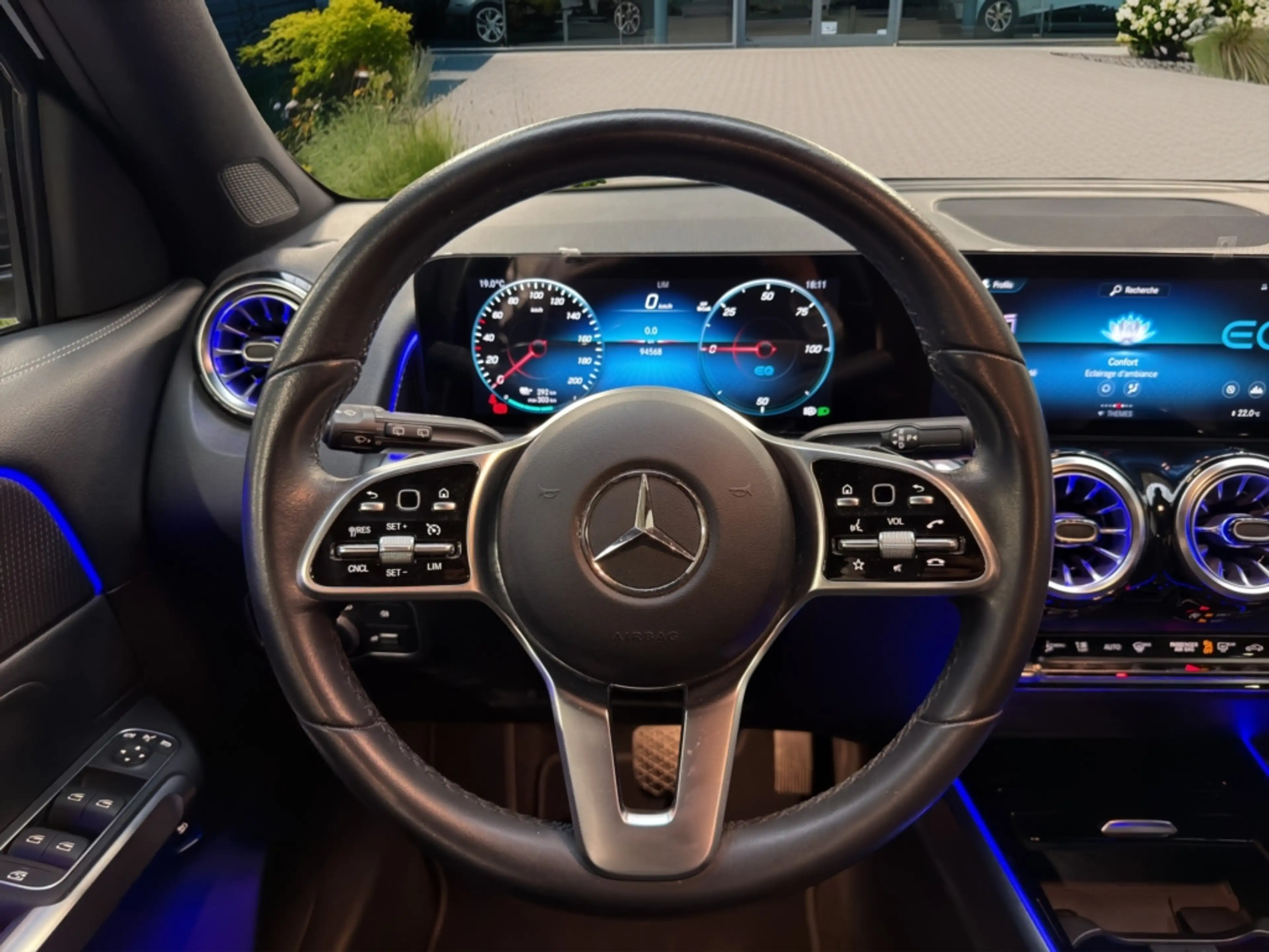 Mercedes-Benz EQB 250 Progressive Line 70.5 kWh — photo 12