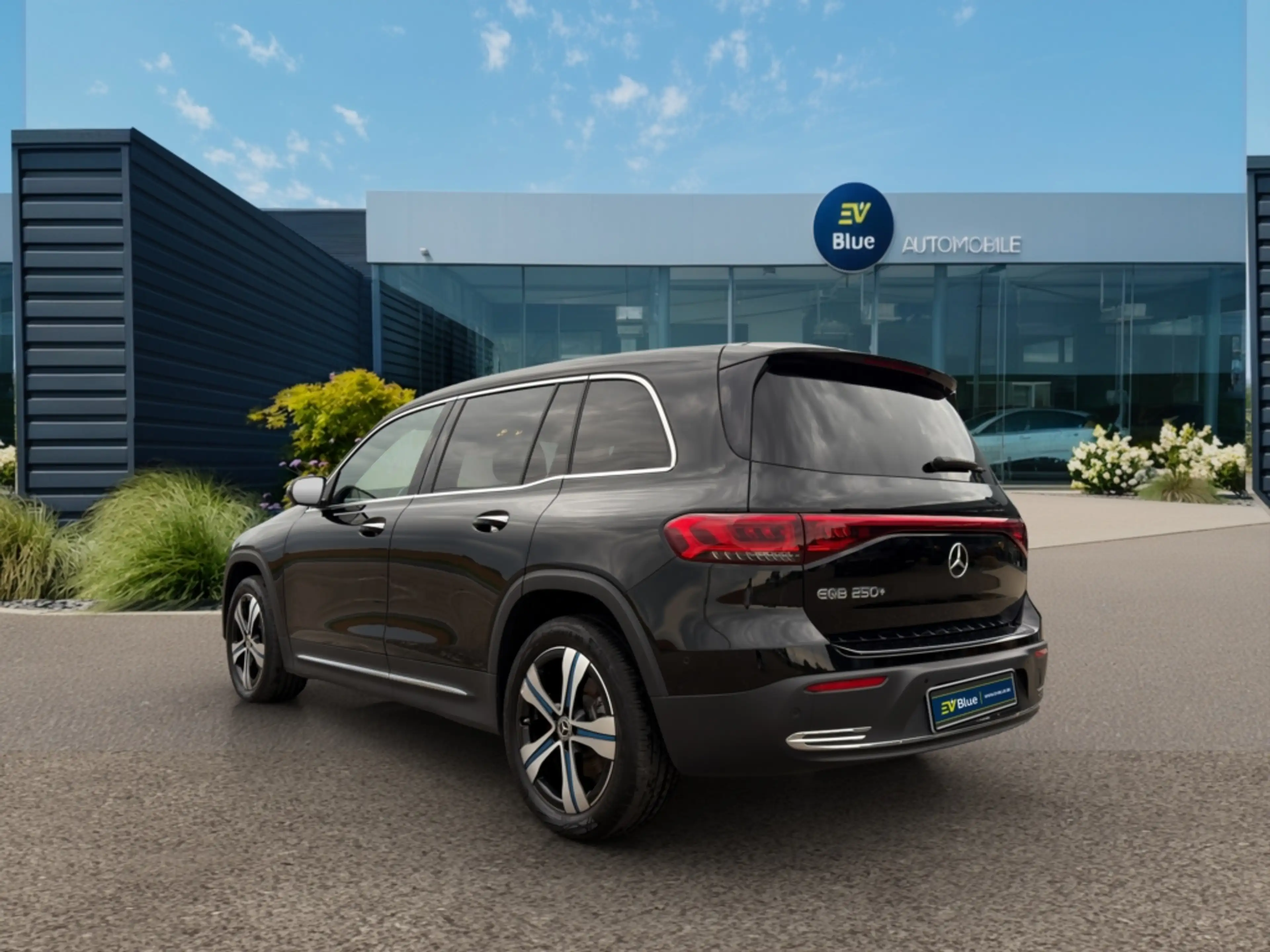 Mercedes-Benz EQB 250 Progressive Line 70.5 kWh — photo 4