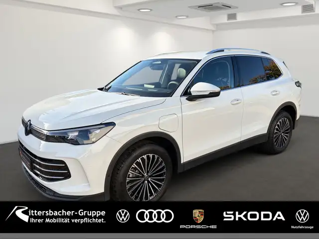 Volkswagen Tiguan eHybrid Matrix LED HuD Harmann Kardon Nav