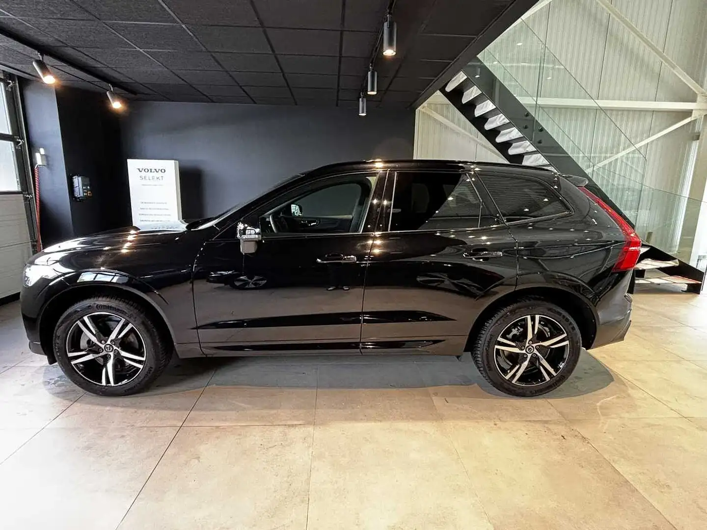 Volvo XC60 R-Design, B4 Mild-Hybrid Benzin Noir - 2