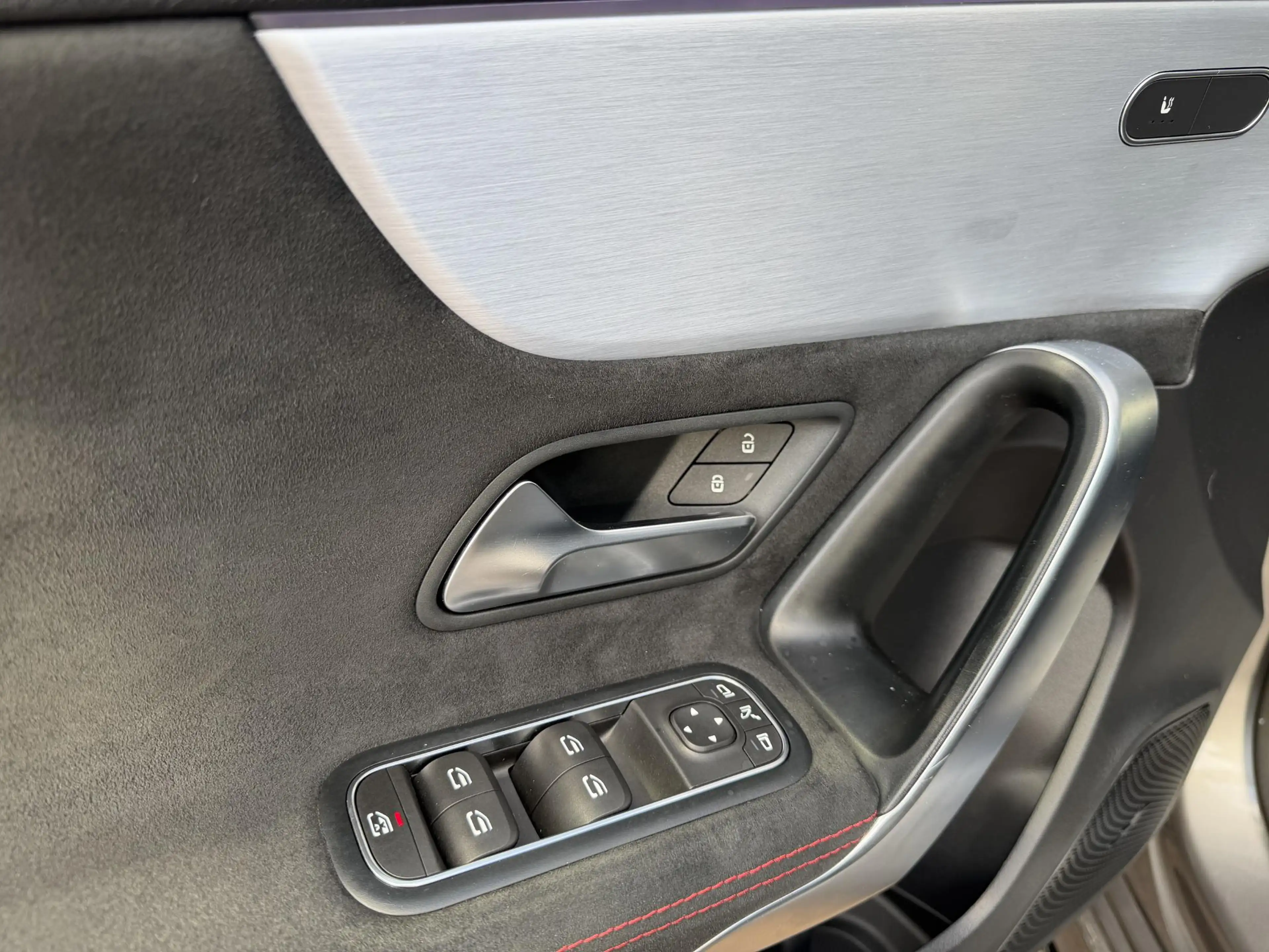 Mercedes-Benz A 35 AMG 4MATIC Premium PANORAMADAK | SFEERVERLICHTING | DO — photo 21