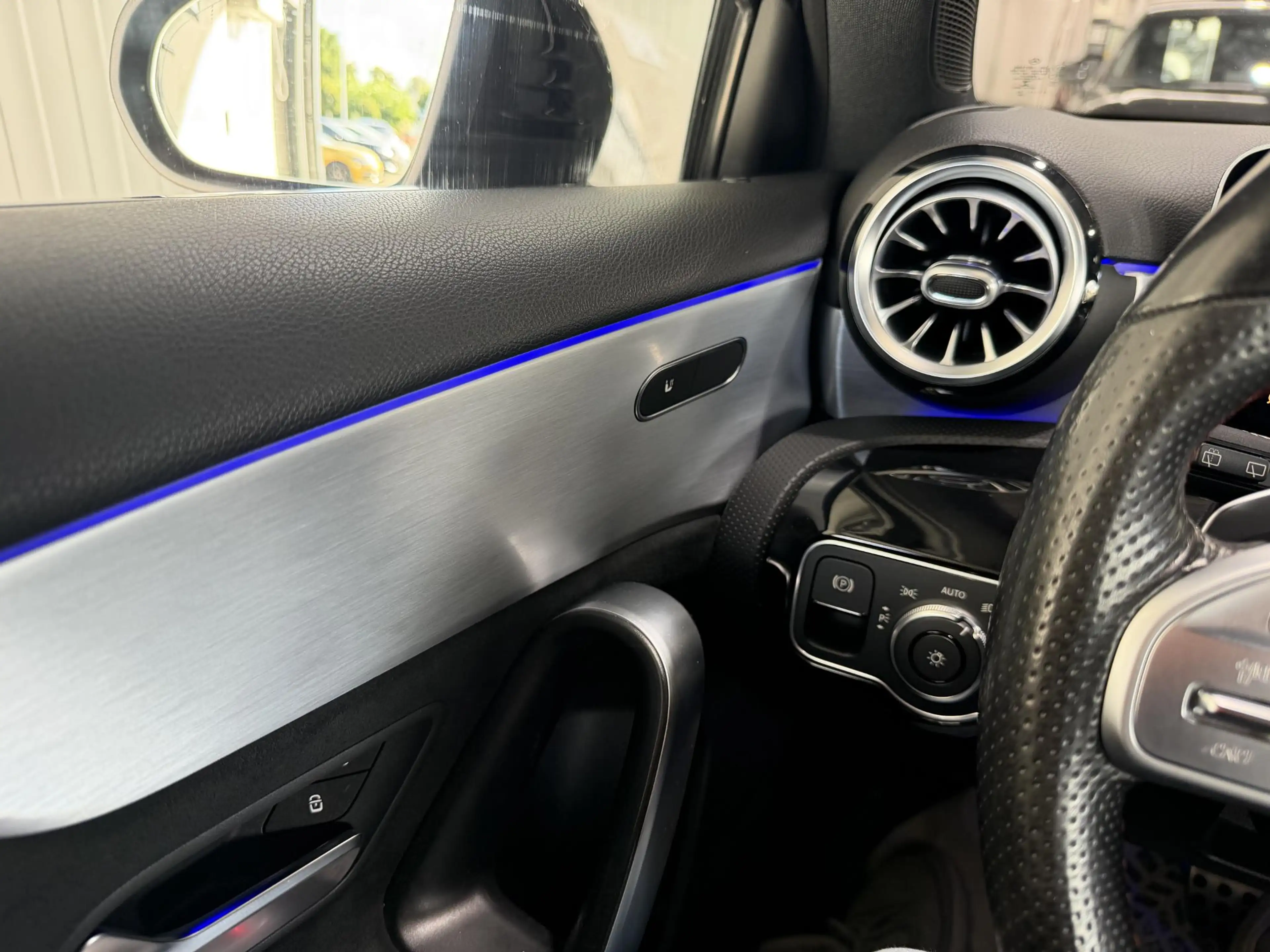 Mercedes-Benz A 35 AMG 4MATIC Premium PANORAMADAK | SFEERVERLICHTING | DO — photo 24