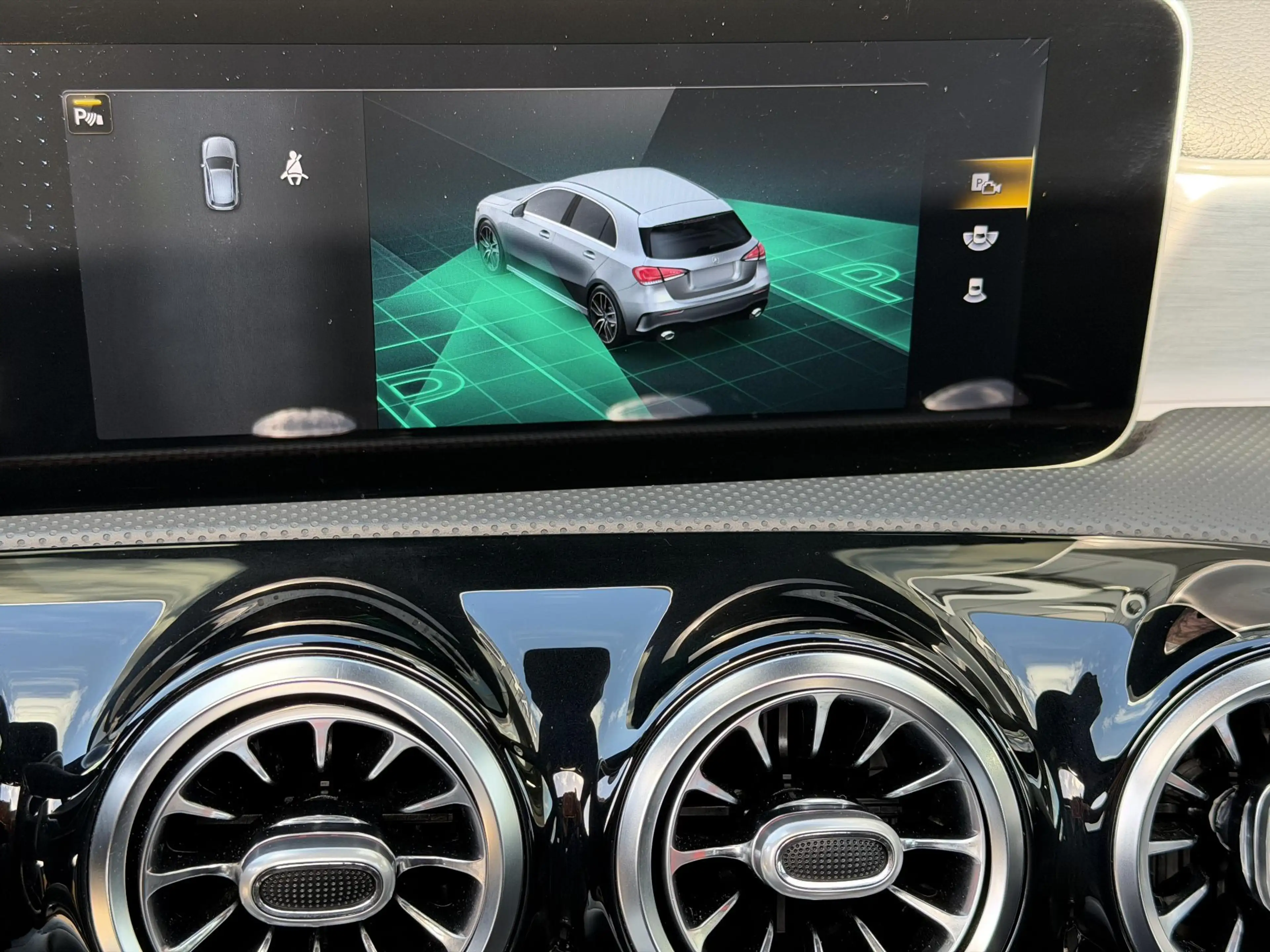 Mercedes-Benz A 35 AMG 4MATIC Premium PANORAMADAK | SFEERVERLICHTING | DO — photo 14
