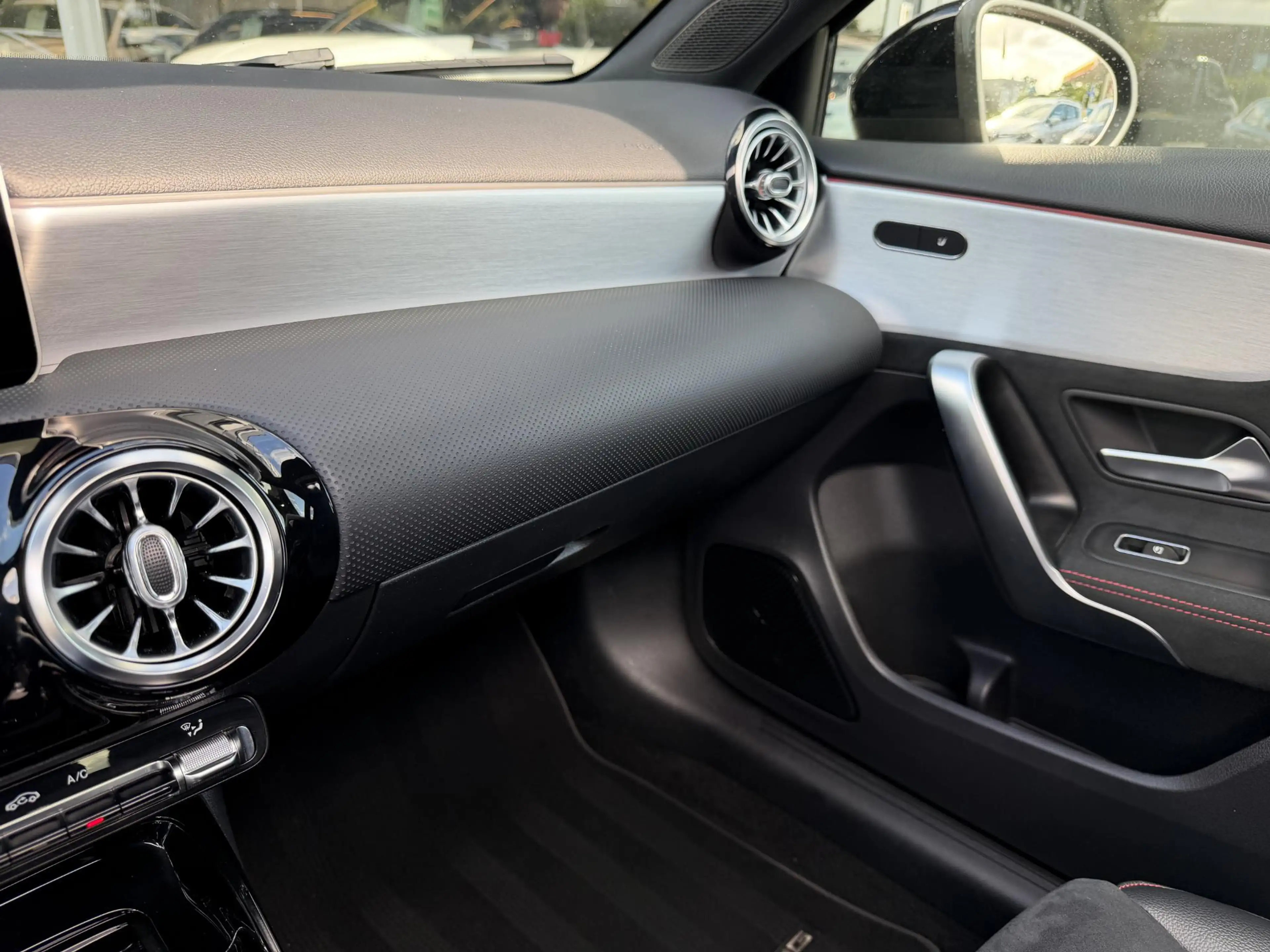 Mercedes-Benz A 35 AMG 4MATIC Premium PANORAMADAK | SFEERVERLICHTING | DO — photo 22
