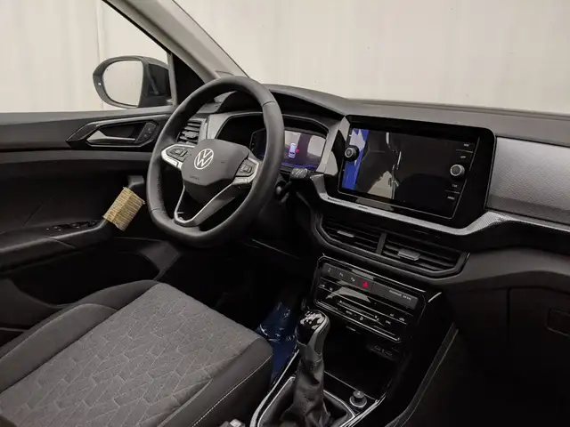 Volkswagen T-Cross view 6