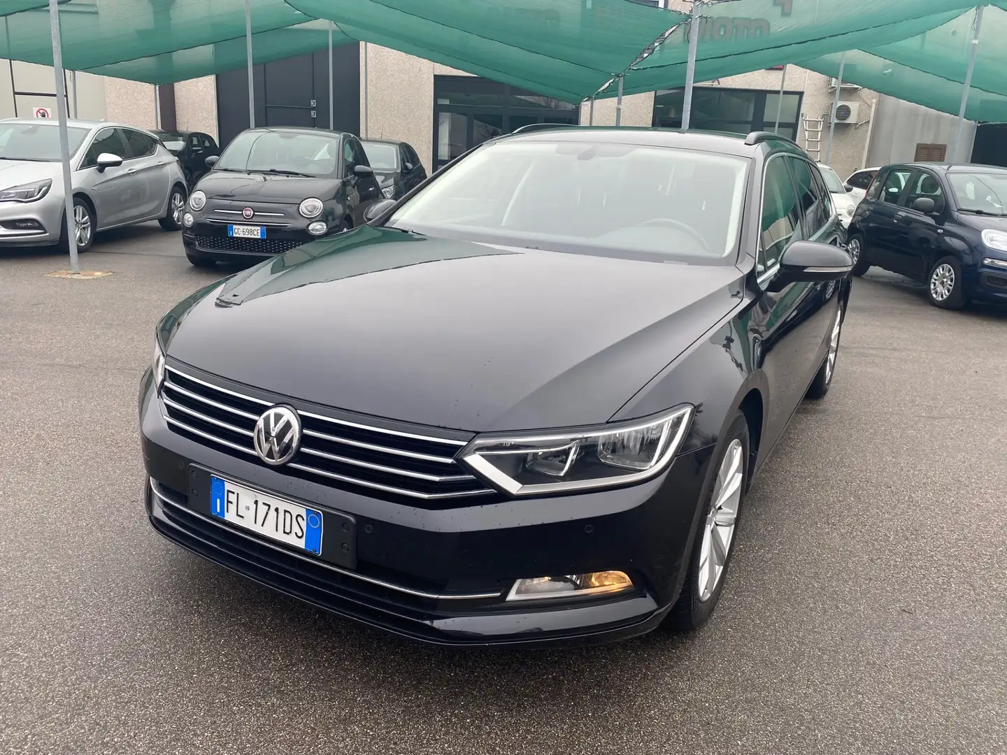 Volkswagen Passat Variant 2.0 TDI DSG Business BlueMotion Tech Nero - 1