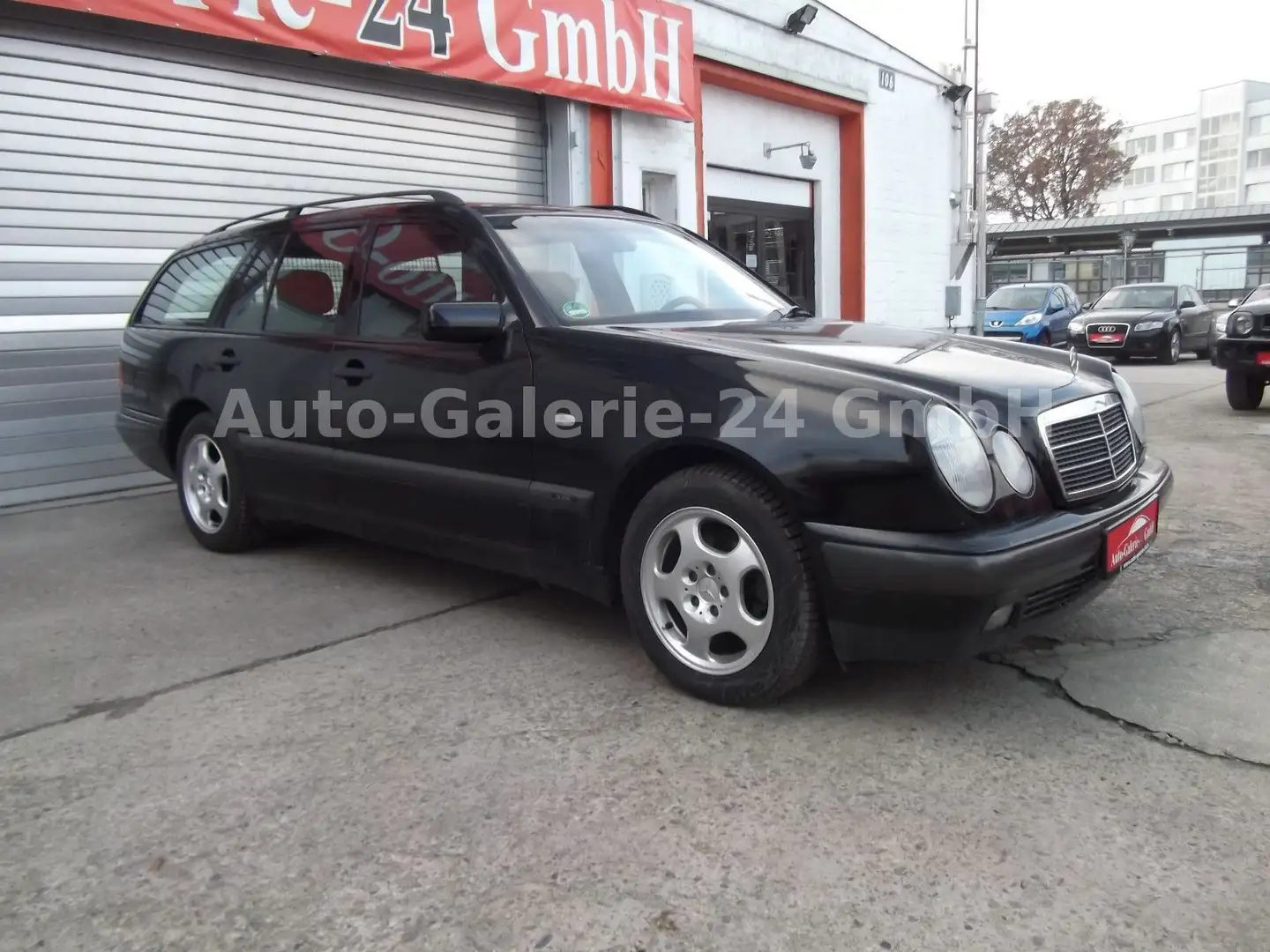 Mercedes-Benz E 240 Automatik, Klima, Tempomat Noir - 2