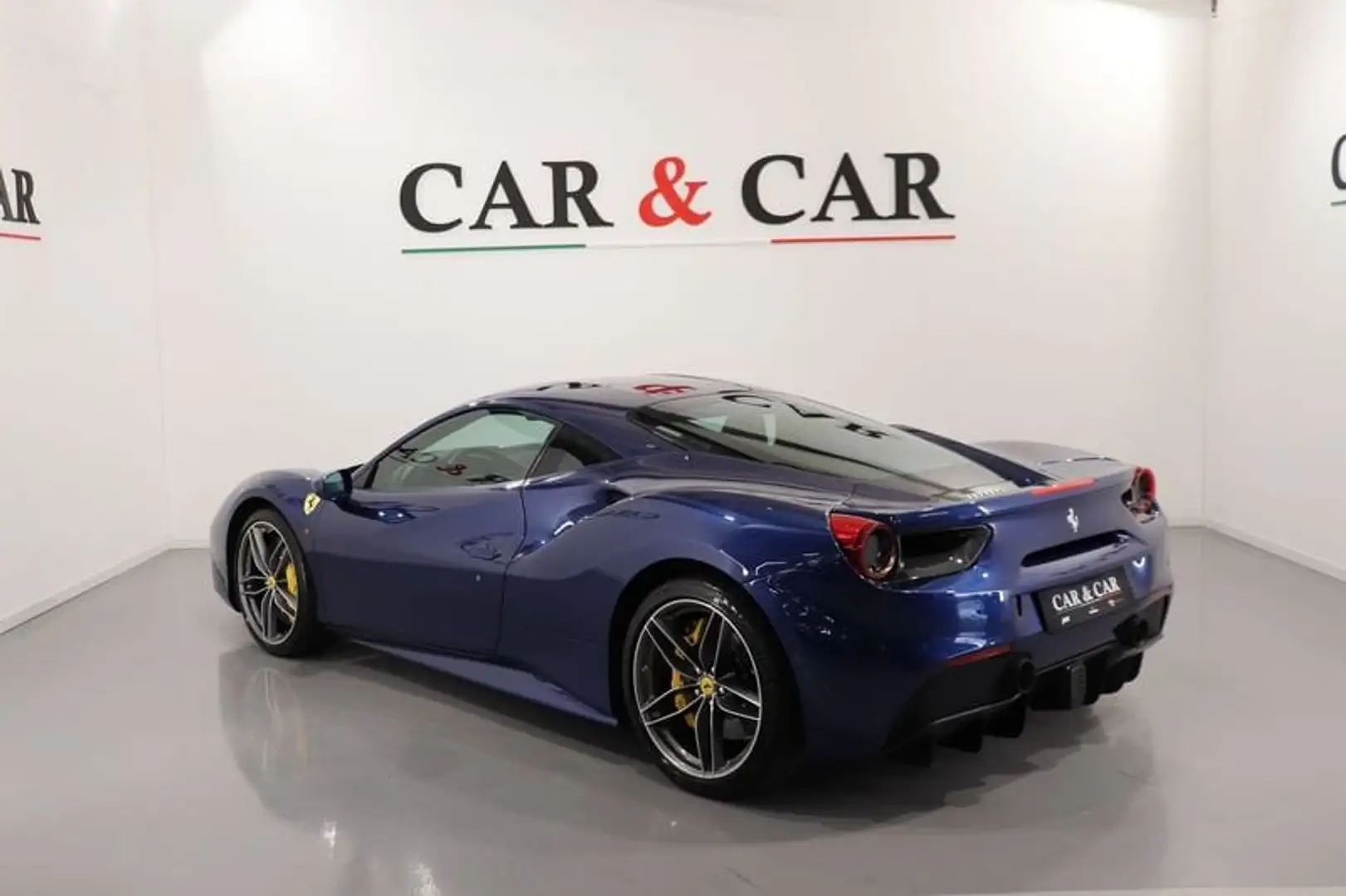 Ferrari 488 488 GTB Синій - 2