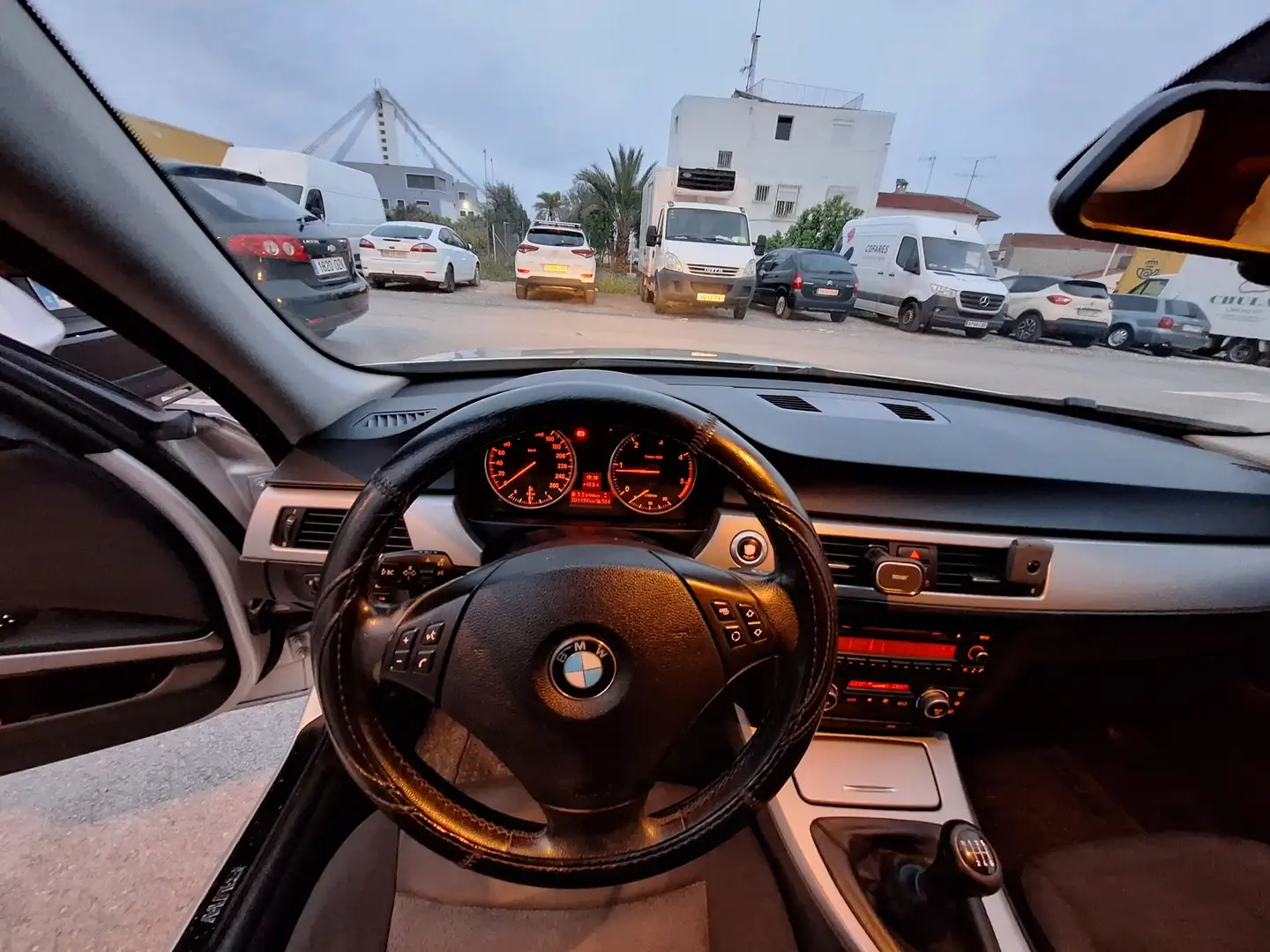 BMW 320 320d - 1