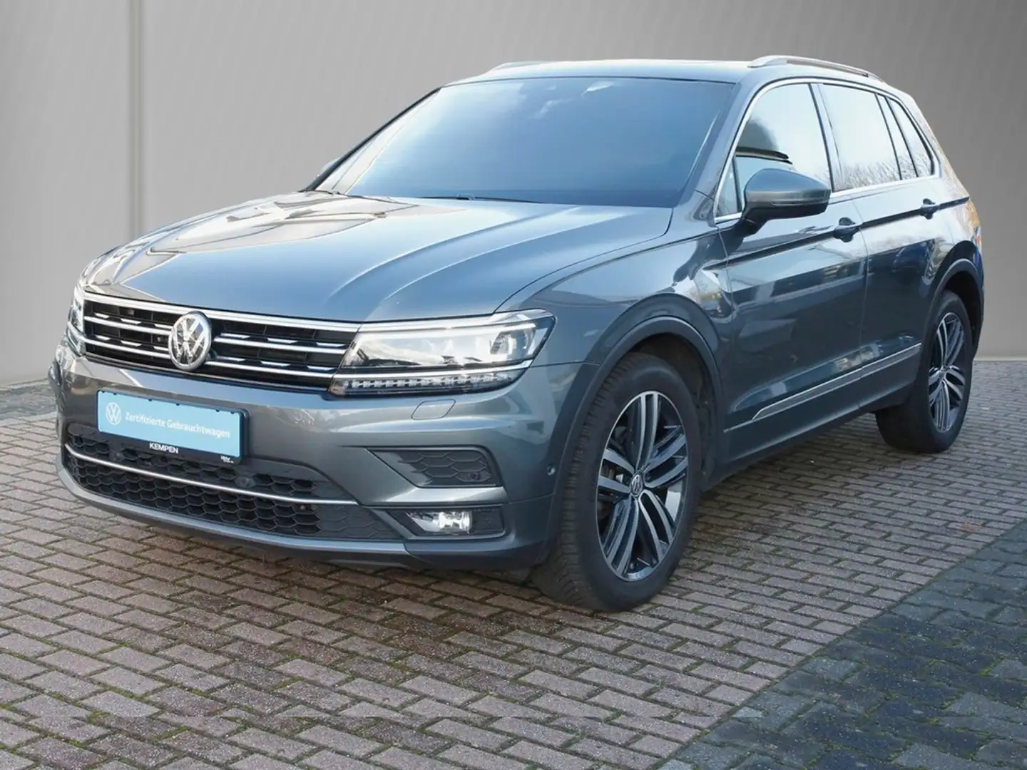 Volkswagen Tiguan 2.0 TDI DSG Highline 19" PANO AHK NAVI KAMERA Grau - 2