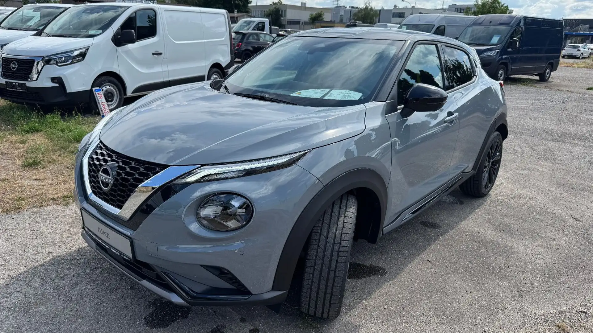 Nissan Juke 1.0 DIG-T DCT N-SPORT Tech Bose Grau - 1