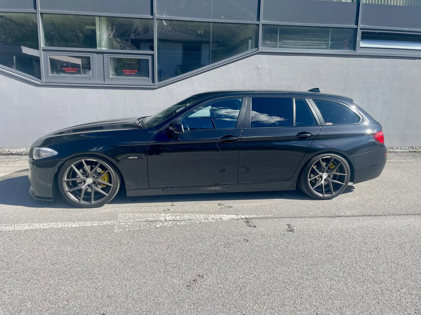 BMW 520 520d Touring Schwarz - 2