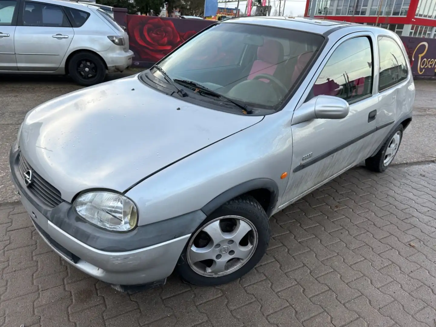 Opel Corsa 1.2 16V Edition Srebrny - 2