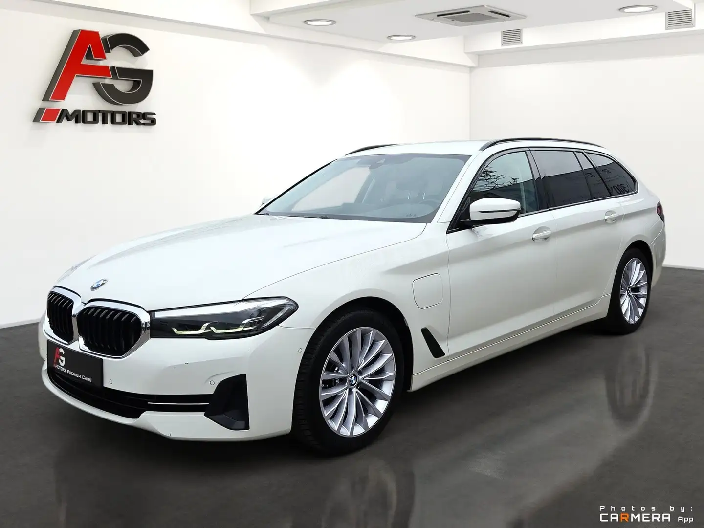 BMW 530 e Touring Aut./LED/Navi/Kamera/Leder/1.Besitz Weiß - 1