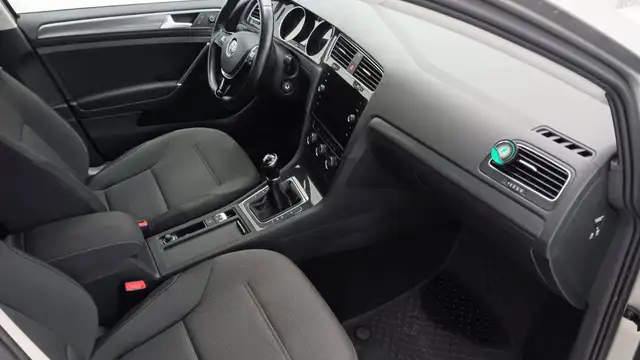 Volkswagen Golf view 10