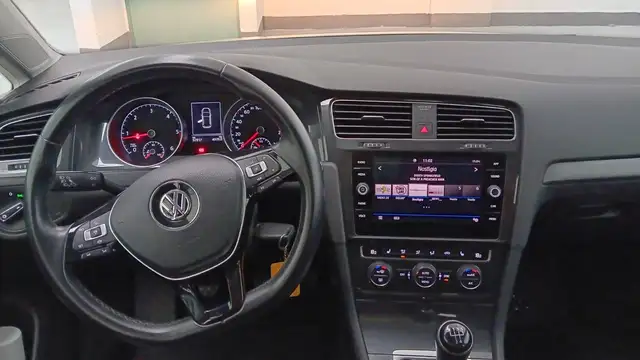 Volkswagen Golf view 14