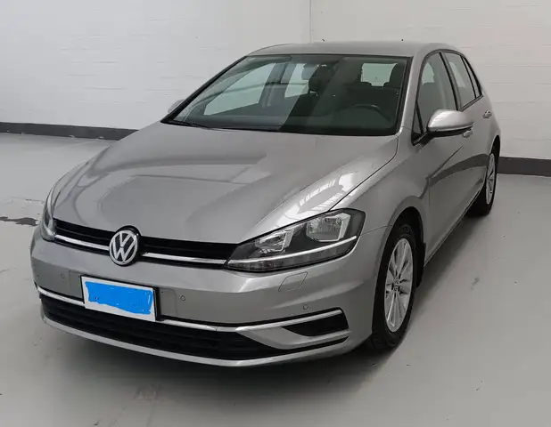 Volkswagen Golf view 2