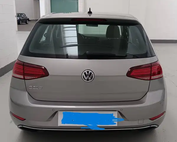 Volkswagen Golf view 6