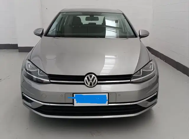 Volkswagen Golf view 4