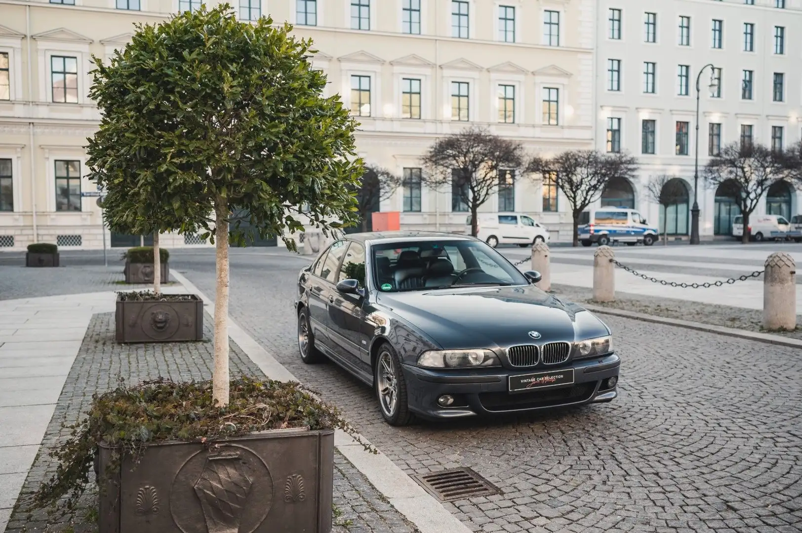 BMW M5 (Scheckheftgepflegt, Eisenmann Abgasanlage) Grau - 2