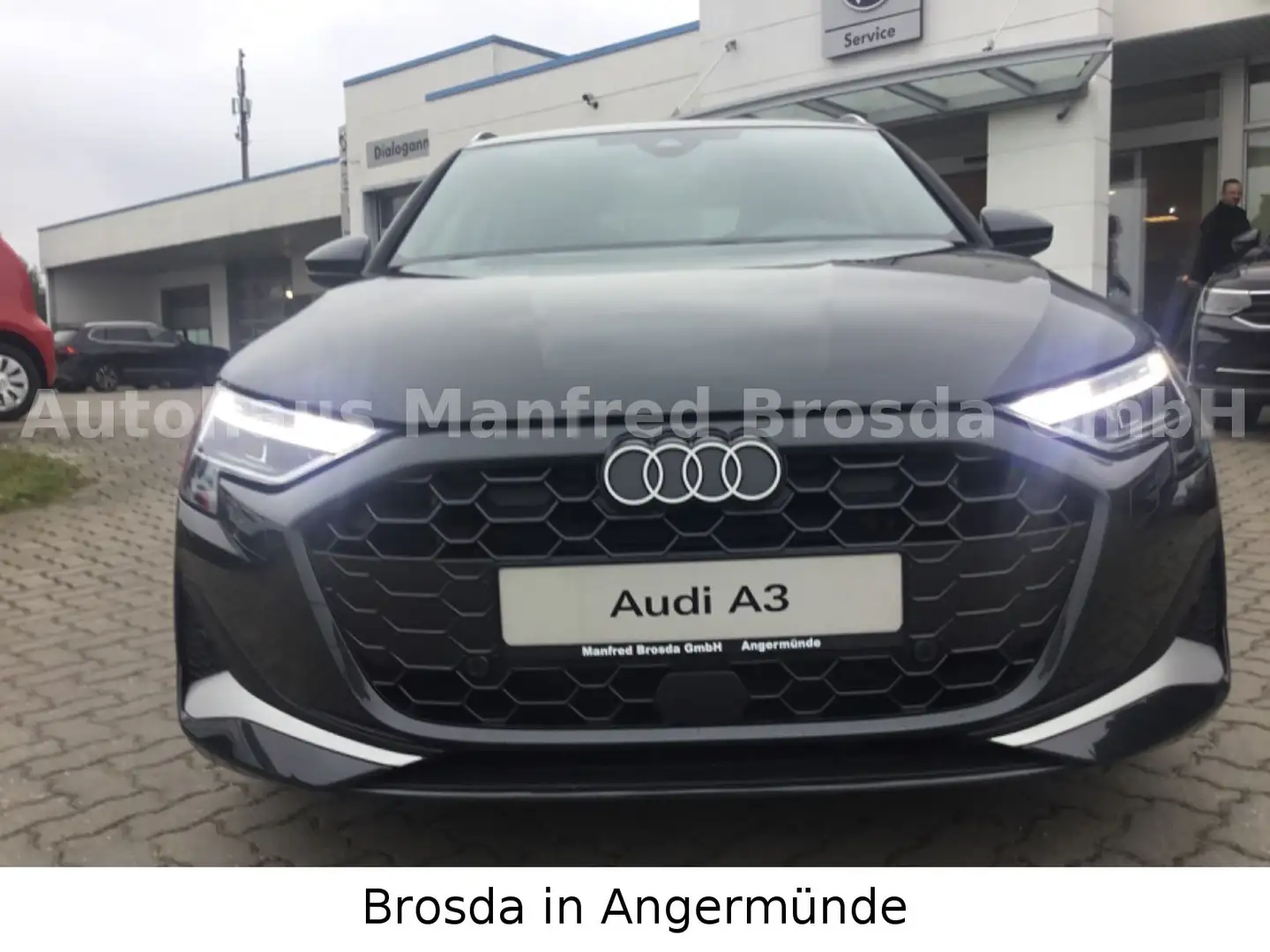 Audi A3 Sportback 35 TFSI advanced mit 15% RABATT Grau - 2