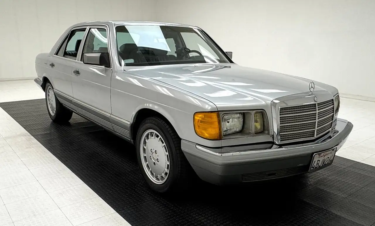 Mercedes-Benz 300SD Sedan, foto 7