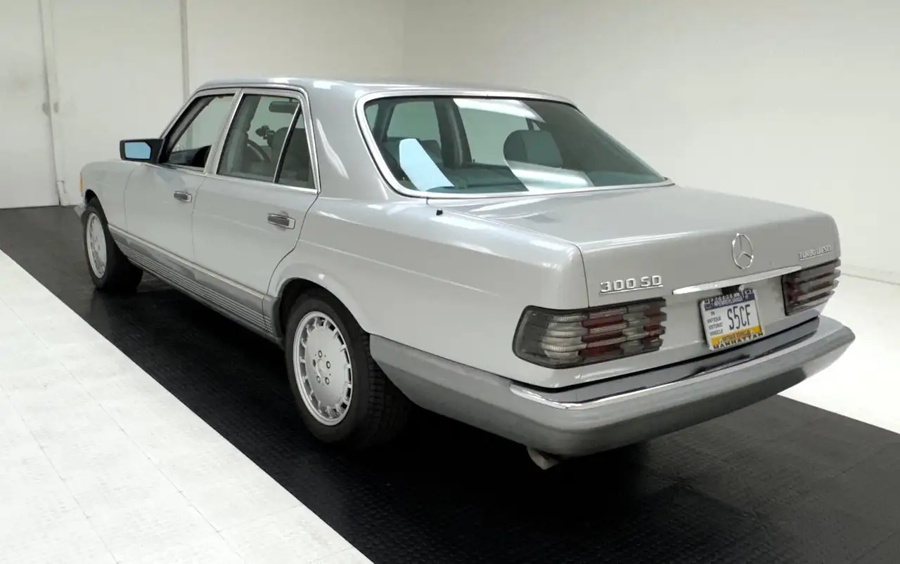 Mercedes-Benz 300SD Sedan, foto 3