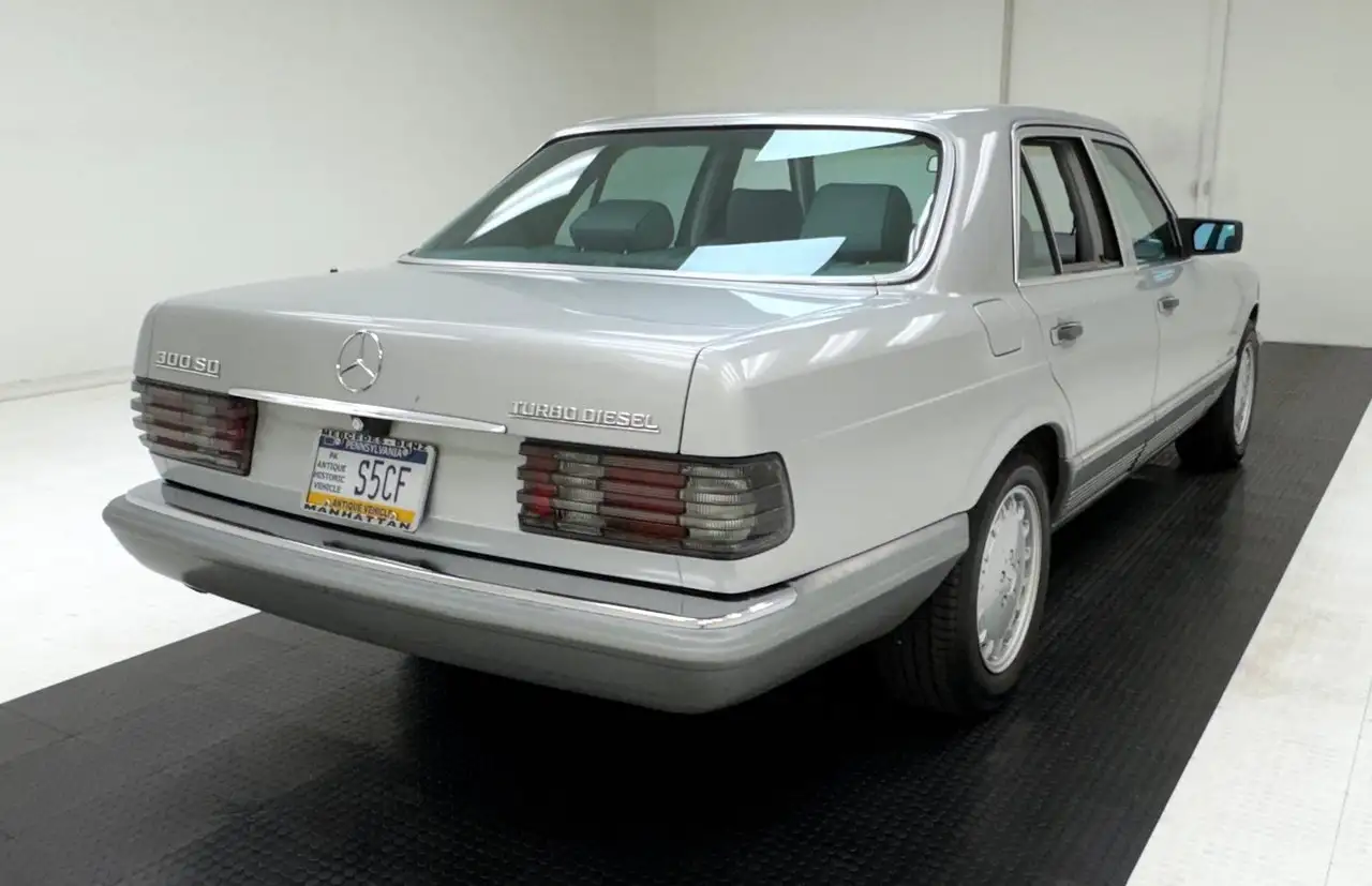 Mercedes-Benz 300SD Sedan, foto 5