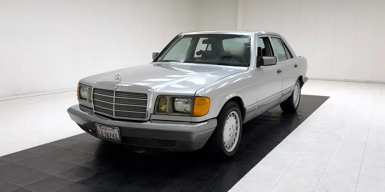 Mercedes-Benz 300SD Sedan, foto 1