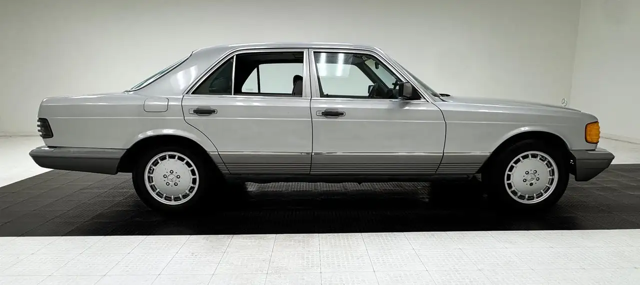 Mercedes-Benz 300SD Sedan, foto 6
