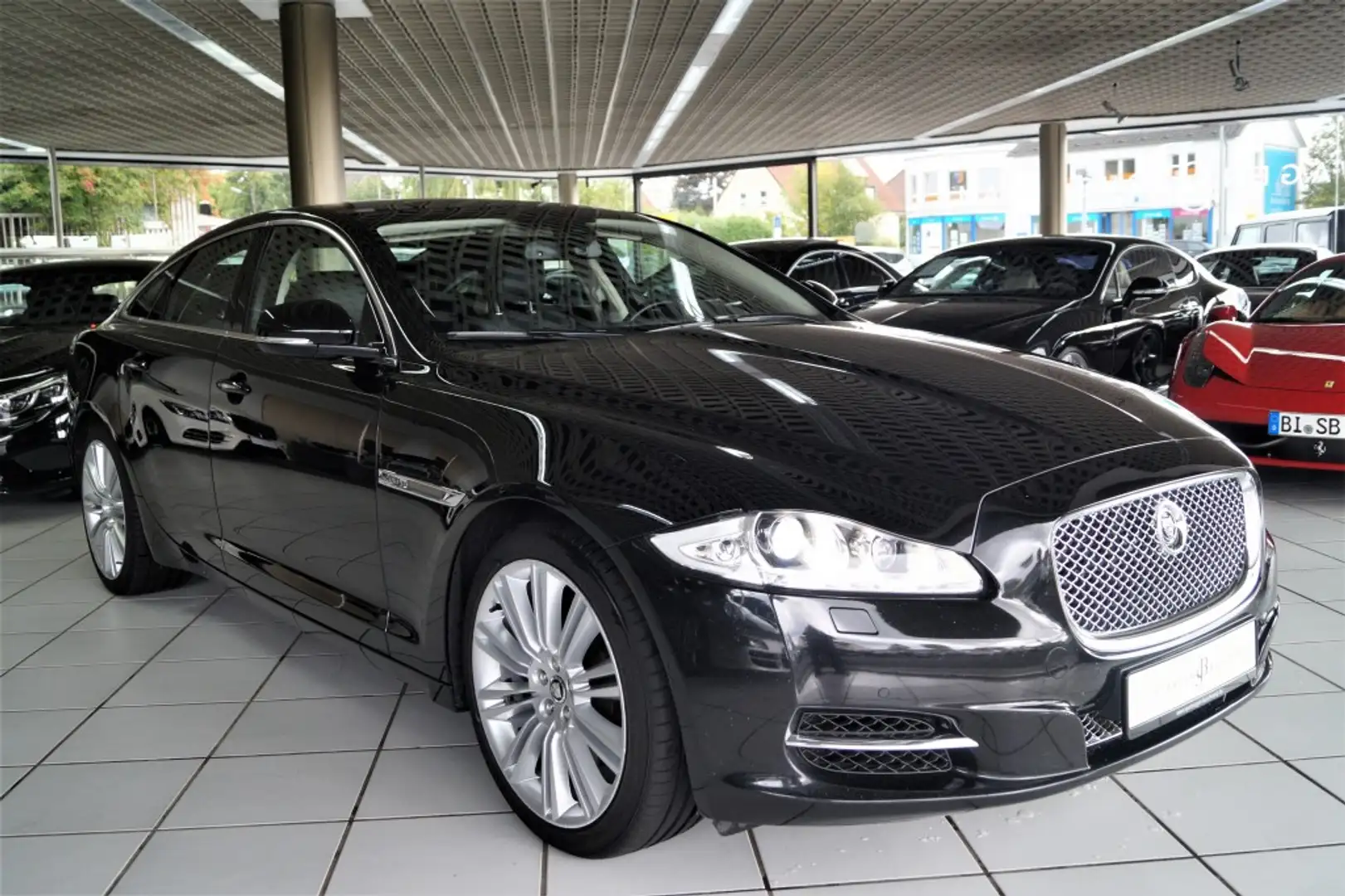 Jaguar XJ Premium 20LM KAMERA TOTWINKEL MERIDIAN PANO Schwarz - 2