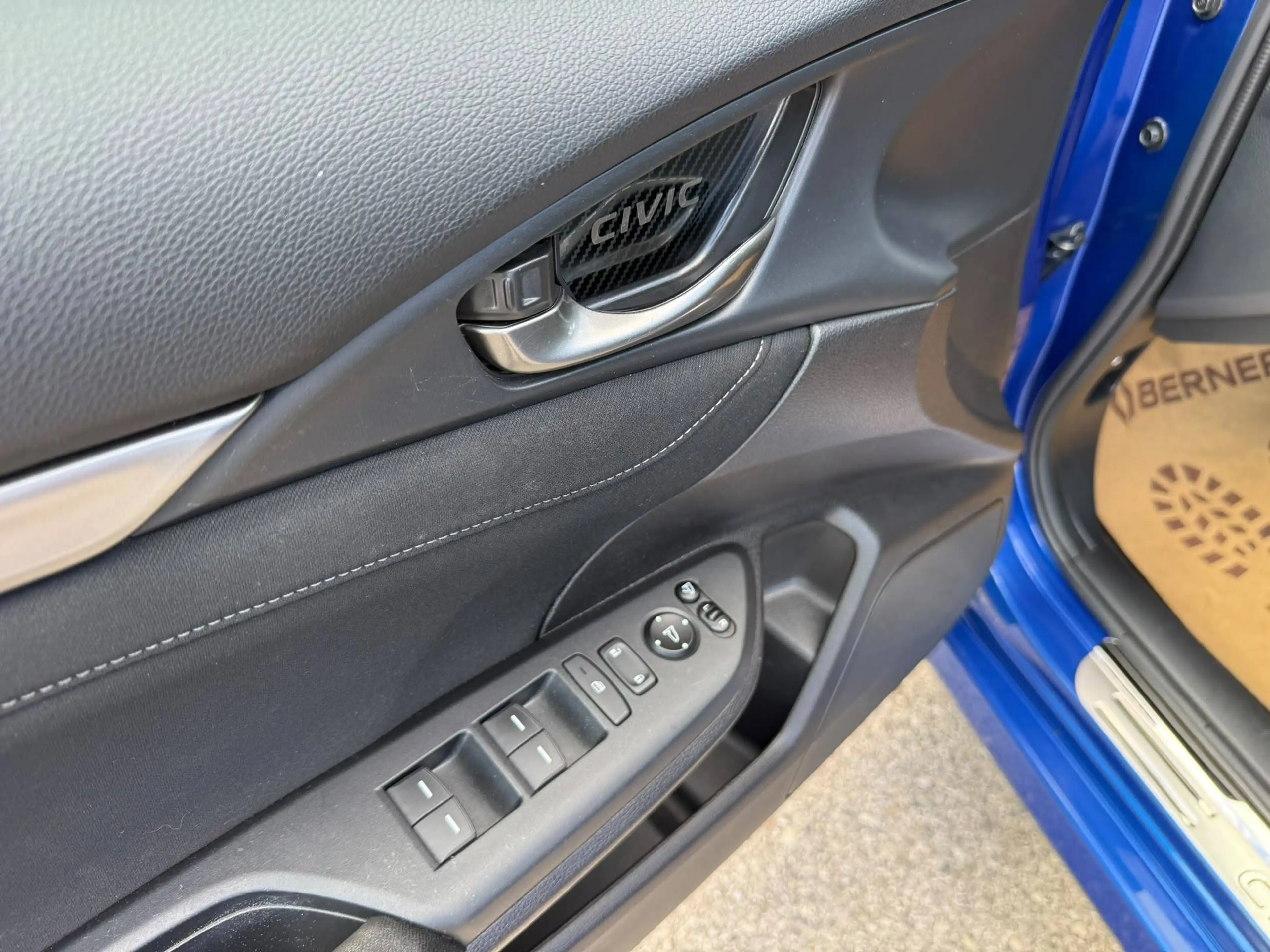 Honda Civic 1,0 VTEC Turbo Elegance Type R Paket / KAMERA / SITZHZG / LED — photo 15